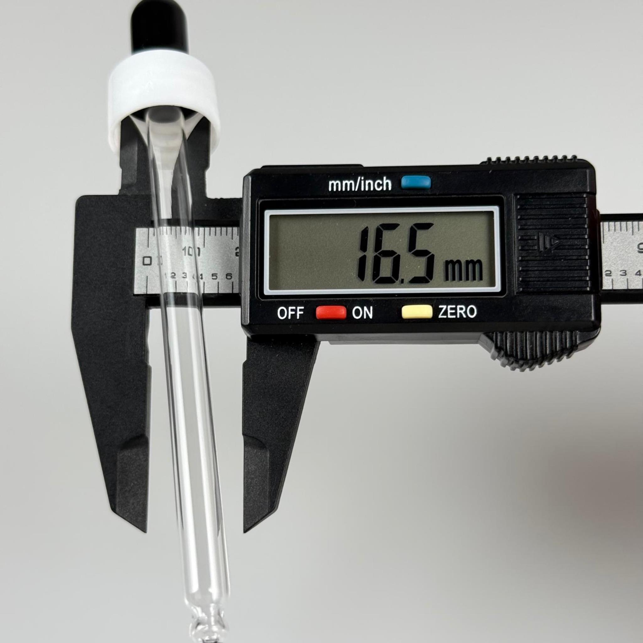 18 MM CAM DAMLALIKLI TAKIM - SİYAH EMZİK +  DELİKLİ PLASTİK DÜZ BEYAZ KAPAK + 110 MM CAM PİPET