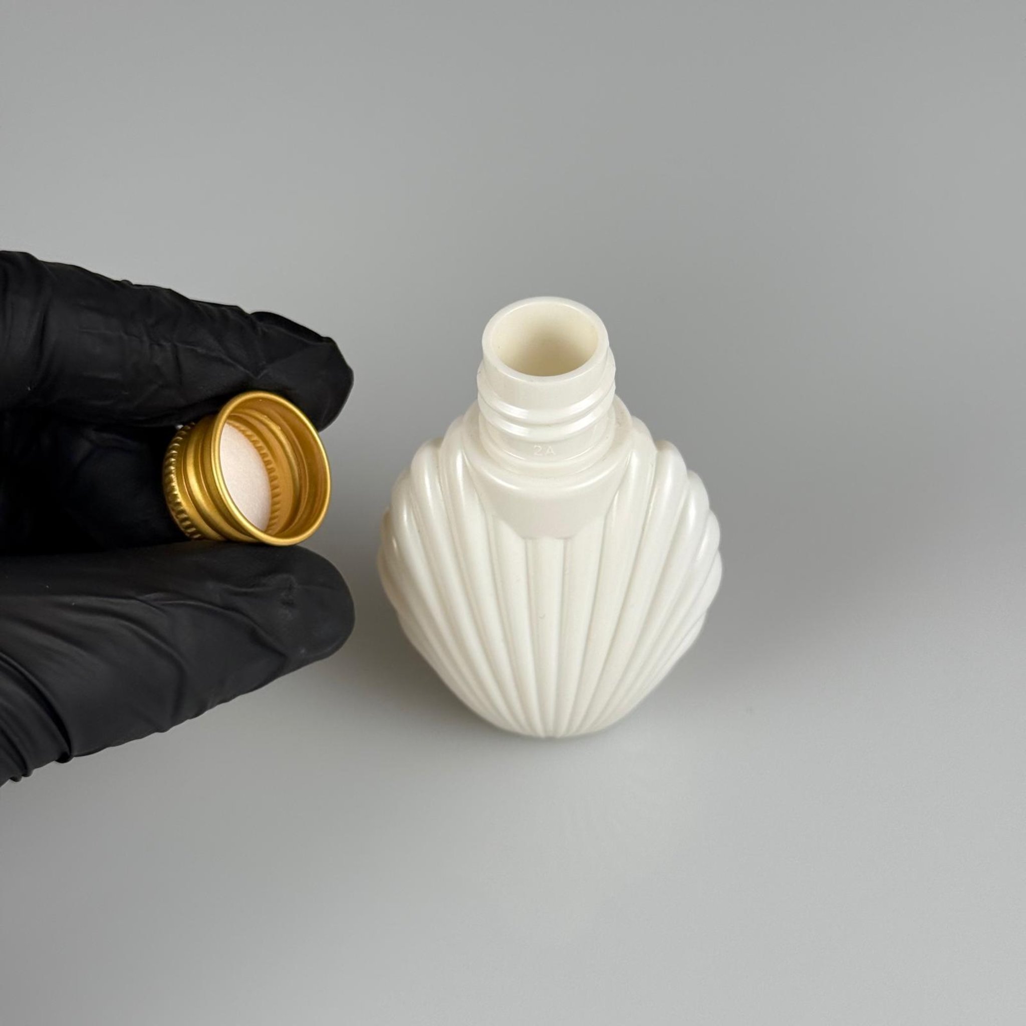 40 CC BEYAZ İSTİRİDYE PET ŞİŞE + KÖPÜK CONTALI GOLD ALÜMİNYUM METAL KAPAKLI TAKIM - 40 ML KAPAKLI CAMPET ŞİŞE