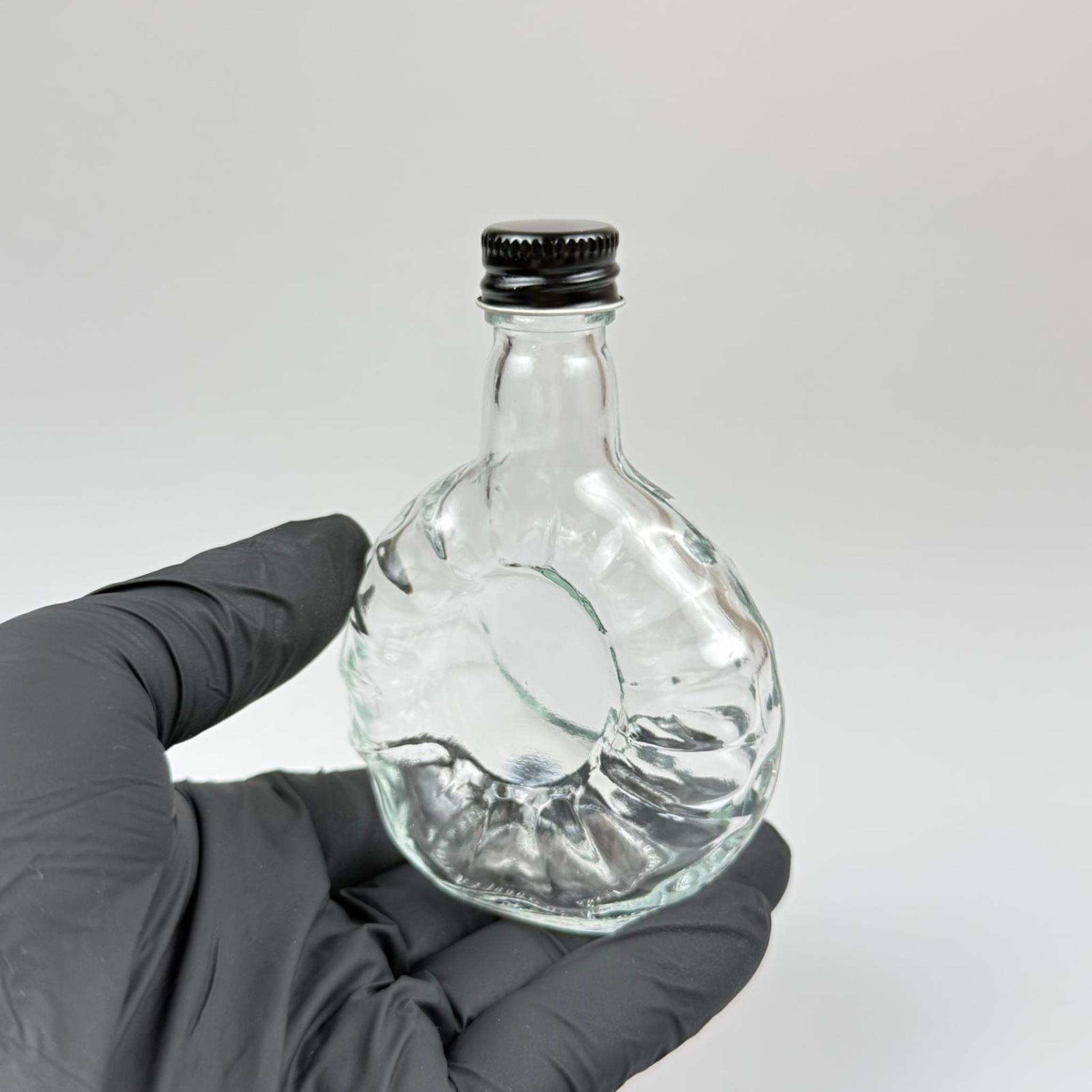 50 CC BOĞAZLI YASSI CAM ŞİŞE - SİYAH METAL KAPAKLI KOLONYA TIPALI - 50 ML PRESTİJLİ ŞİŞE