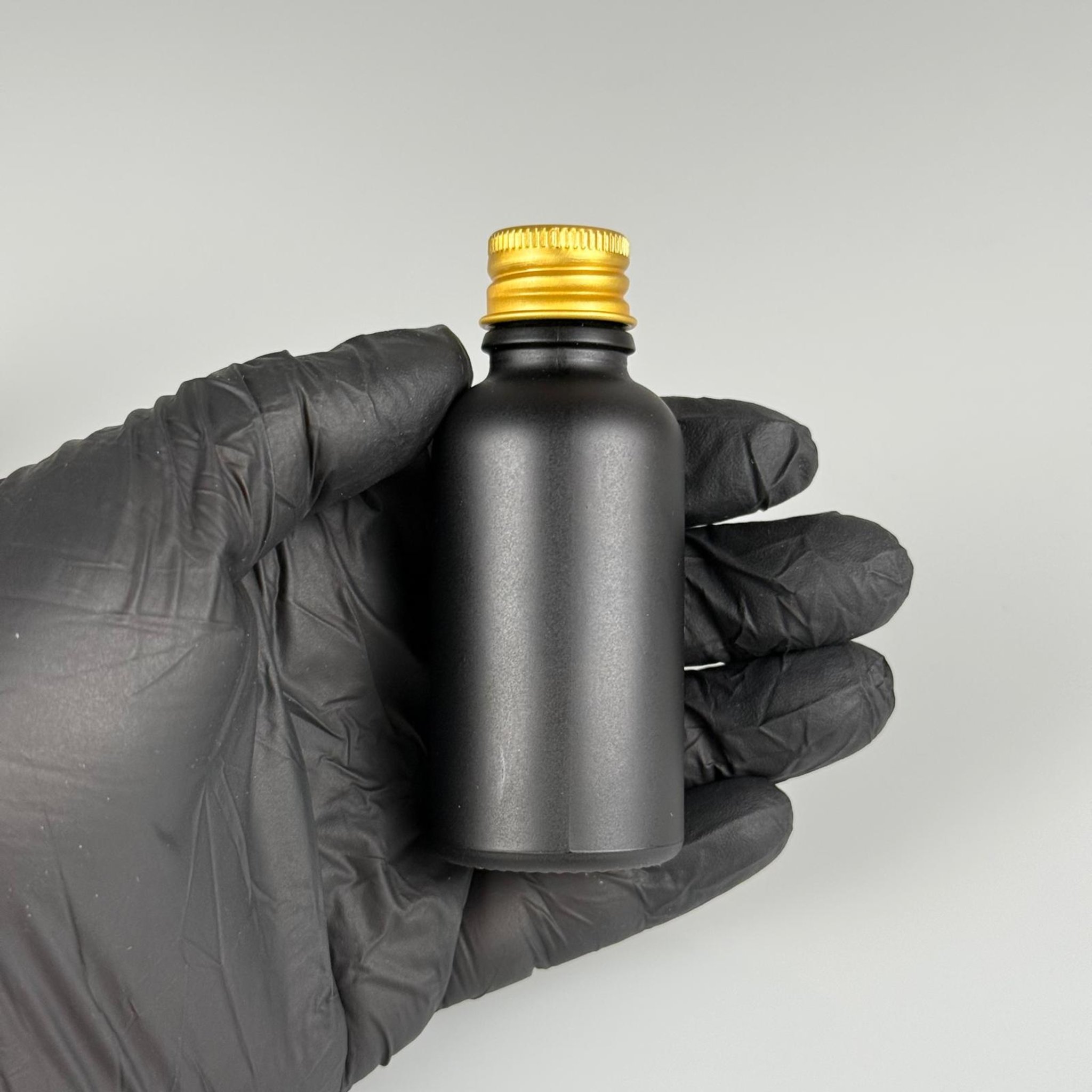 30 CC MAT SİYAH CAM ŞİŞE + KÖPÜK CONTALI GOLD ALÜMİNYUM METAL KAPAKLI + KÖR TIPALI TAKIM - 30 ML MAT SİYAH CAM ŞİŞE