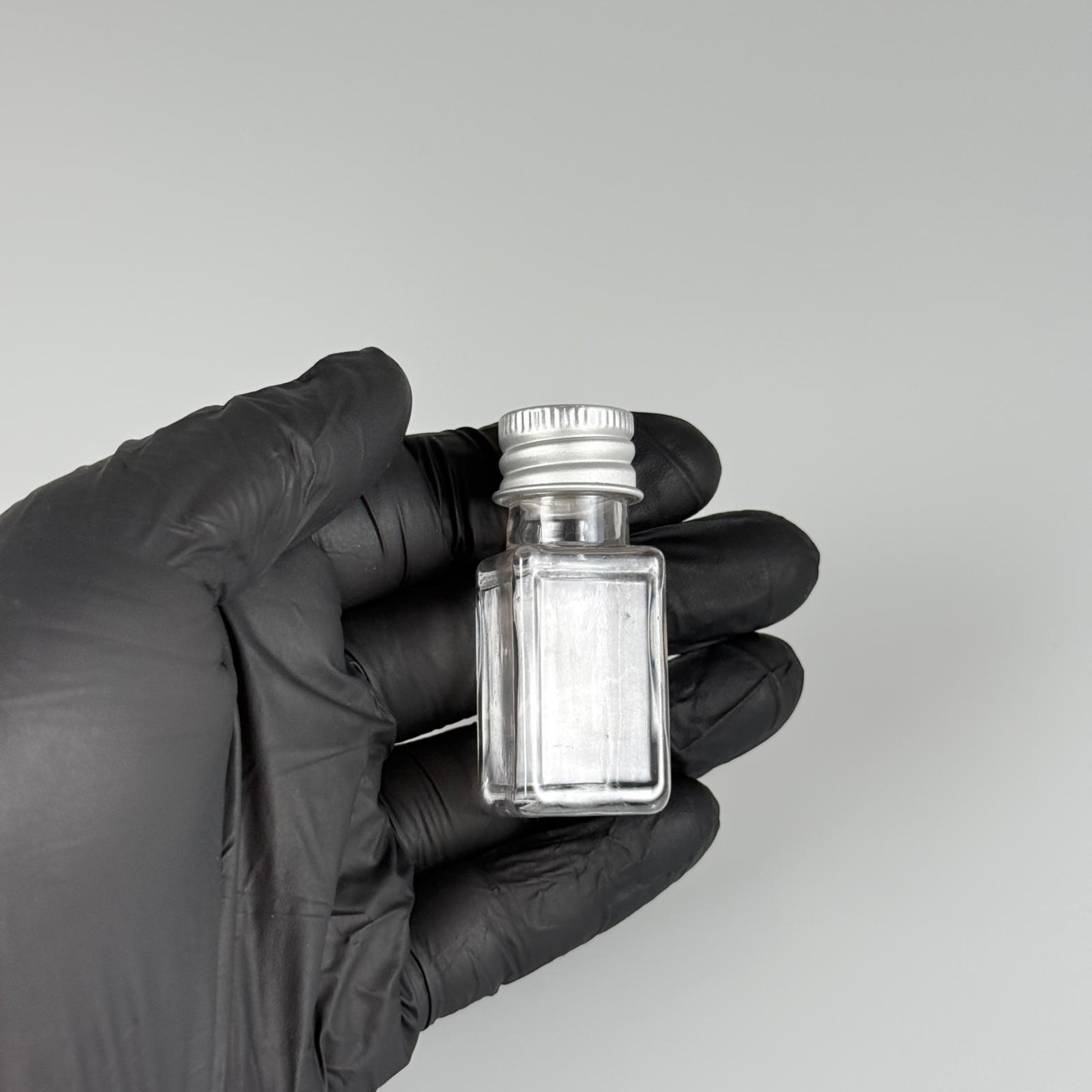 10 CC ŞEFFAF KARE PET SHOT ŞİŞE - KÖPÜK CONTALI GÜMÜŞ ALÜMİNYUM METAL KAPAKLI TAKIM - 10 ML PLASTİK ŞİŞE