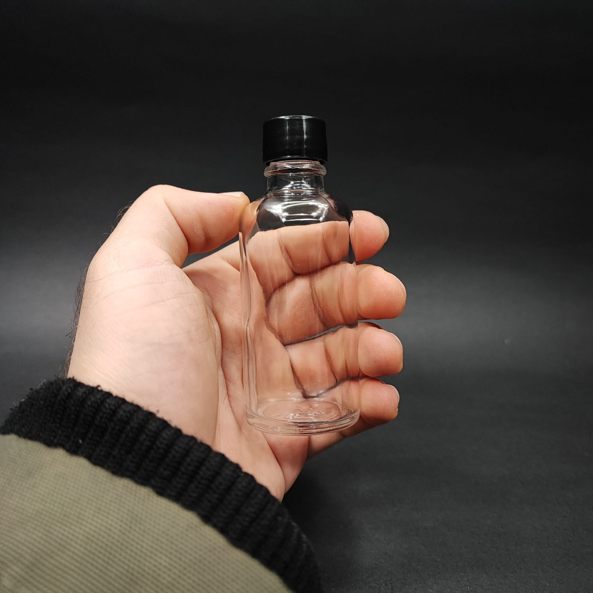 50 CC ŞEFFAF CAM ŞİŞE + KENDİNDEN CONTALI SIZDIRMAZ SİYAH KAPAK - 50 ML KAPAKLI CAM ŞİŞE