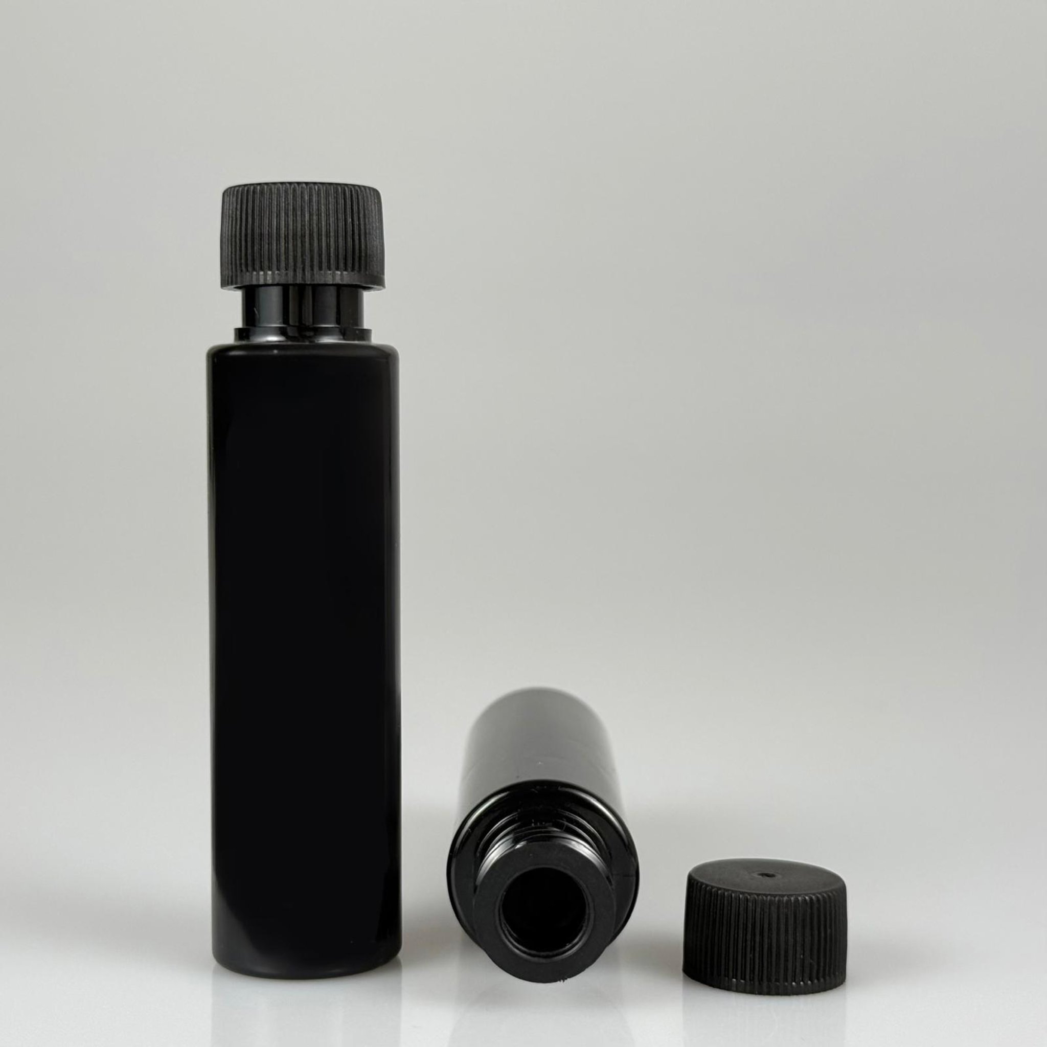 35 ML TIPALI, SIZDIRMAZ KAPAKLI PET ŞİŞE - 35 CC SİYAH PLASTİK ŞİŞE + CONTALI SİYAH KAPAK + SİYAH KÖR TIPA TAKIM