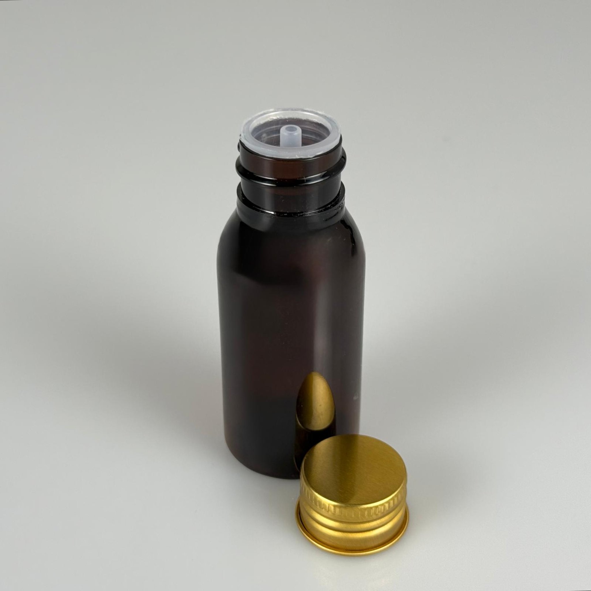 50 CC AMBER SERT MODEL PET ŞİŞE (24 AĞIZ) + KÖPÜK CONTALI GOLD METAL ALÜMİNYUM KAPAK + KOLONYA TIPALI TAKIM - 50 ML KAPAKLI KAHVERENGİ PLASTİK ŞİŞELER