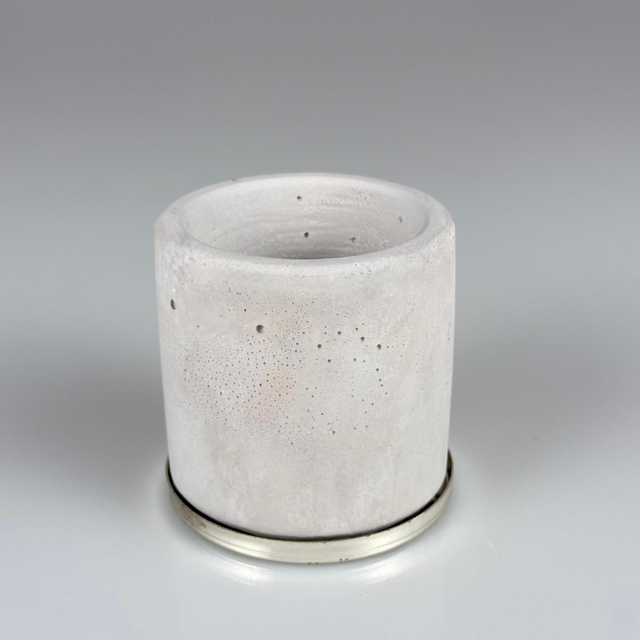 BETON MUMLUK - 100 CC - TAŞ BETONDAN MUM BARDAK - DEKORATİF MUM BARDAĞI, MİNİ SAKSI + DELİKLİ GÜMÜŞ METAL KAPAK