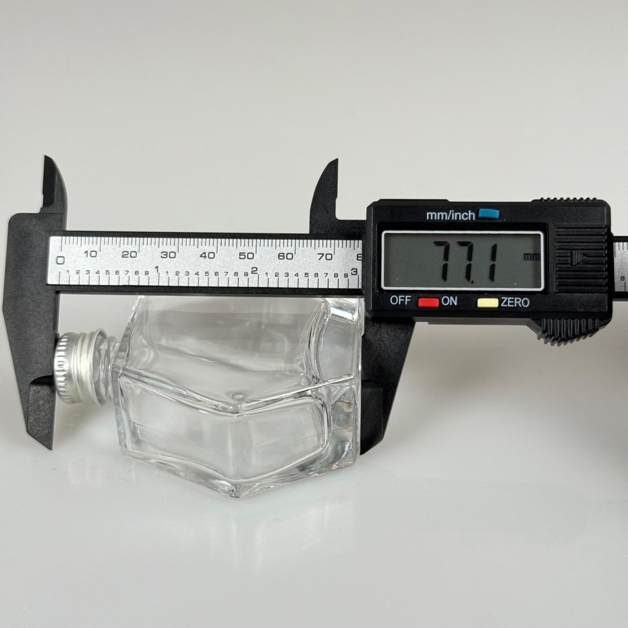 50 CC ALTIGEN CAM ŞİŞE + GÜMÜŞ METAL KAPAK + KOLONYA TIPASI - 50 ML HEDİYELİK CAM KOLONYA ŞİŞESİ - DÜĞÜN, NİŞAN, SÖZ, KINA, CENAZE, PROMOSYON İÇİN HEDİYELİK KOLONYA ŞİŞELERİ