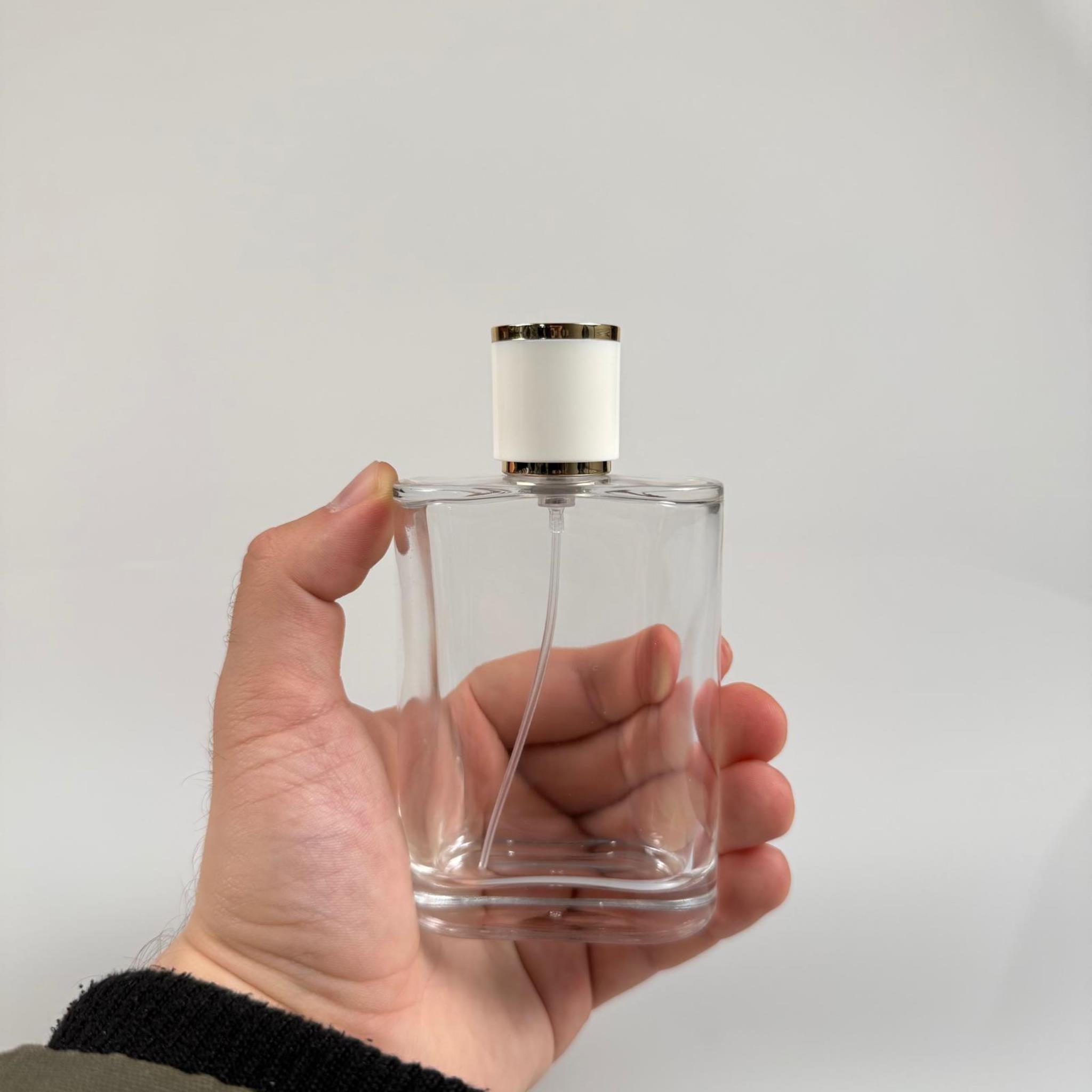 100 ML YASSI MODEL CEO PARFÜM ŞİŞESİ - SİYAH METAL SPREYLİ + GOLD BEYAZ KAPAKLI (AĞIZ 15 MM GEÇME KOLAY KAPAMA)