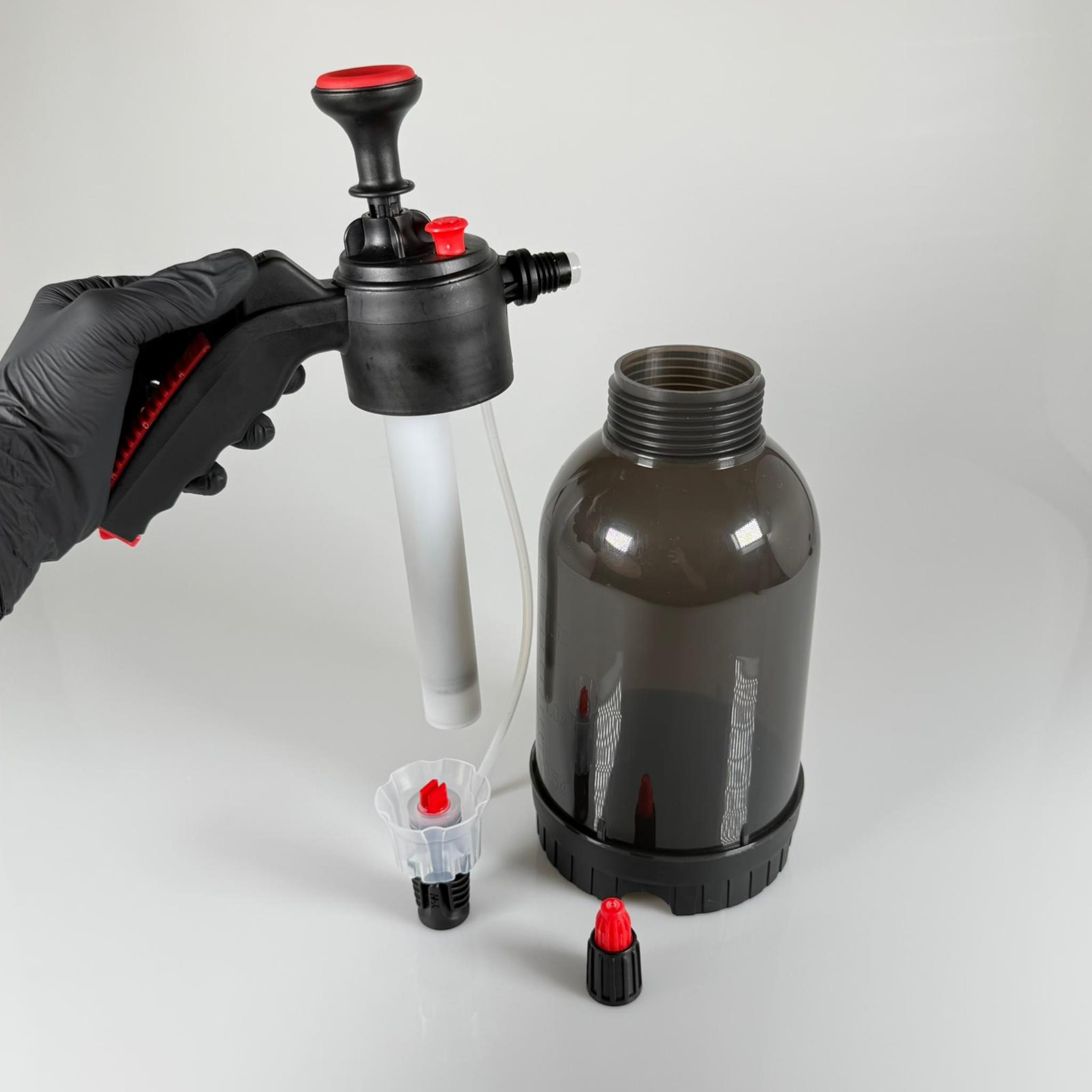 BASINÇLI İLAÇLAMA POMPASI + 2 LT SİYAH YARI SAYDAM ŞİŞE TAKIM - BİTKİ FISFISI , OTO TEMİZLİK , OTO YIKAMA, KÖPÜK YAPICI, SULAMA VB İÇİN İÇİN AYARLANABİLİR PÜSKÜRTÜCÜ SPREY