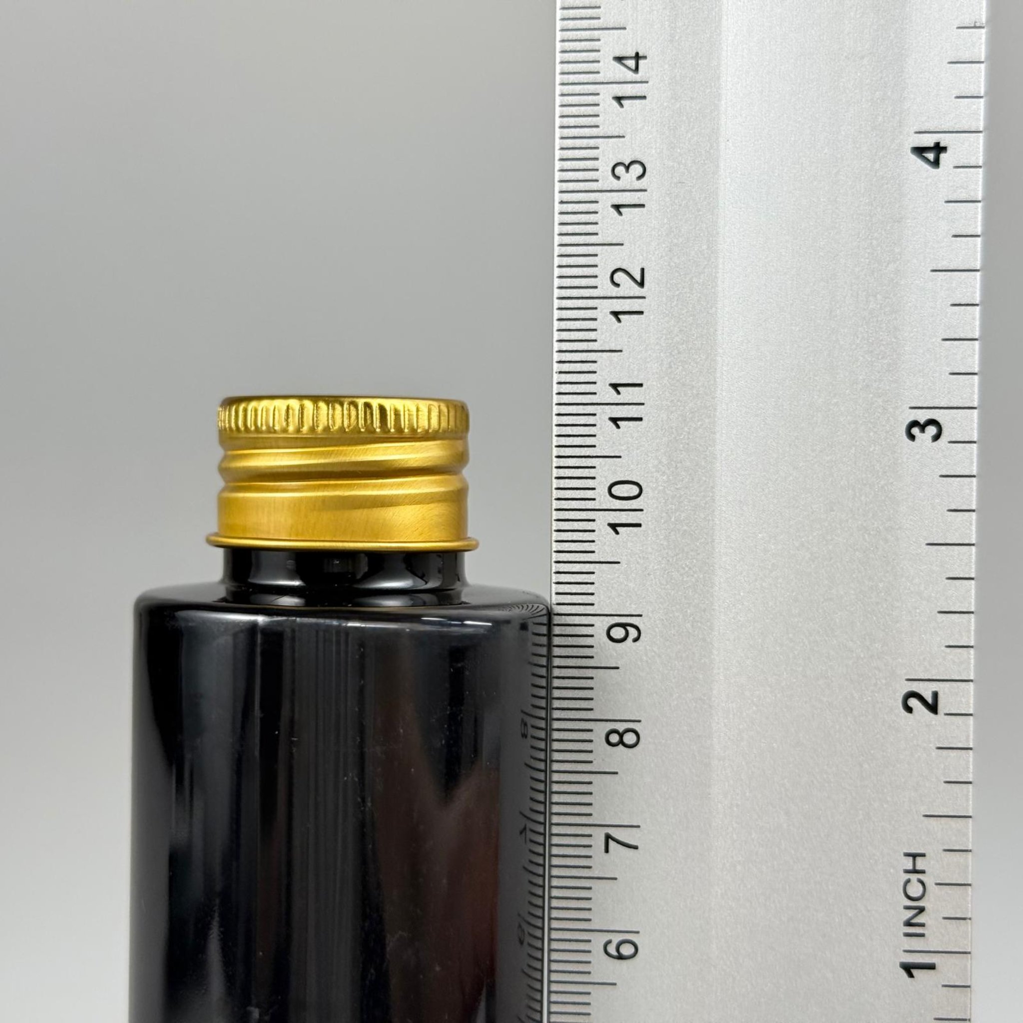 100 CC SİYAH SİLİNDİR KESKİN KÜT MODEL SERT PET ŞİŞE ( 17 GR - 24 AĞIZ ) + KÖPÜK CONTALI GOLD METAL ALÜMİNYUM KAPAK TAKIM - 100 ML KAPAKLI SİYAH PLASTİK ŞİŞELER
