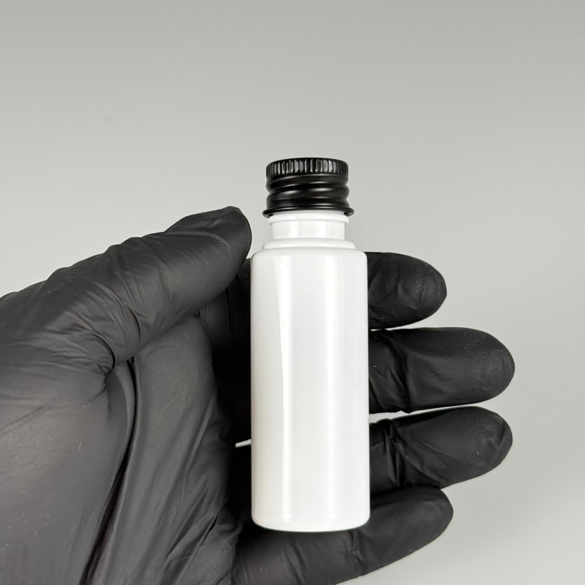 30 CC BEYAZ PET SHOT ŞİŞE - KÖPÜK CONTALI SİYAH ALÜMİNYUM METAL KAPAKLI TAKIM - 30 ML PLASTİK ŞİŞE