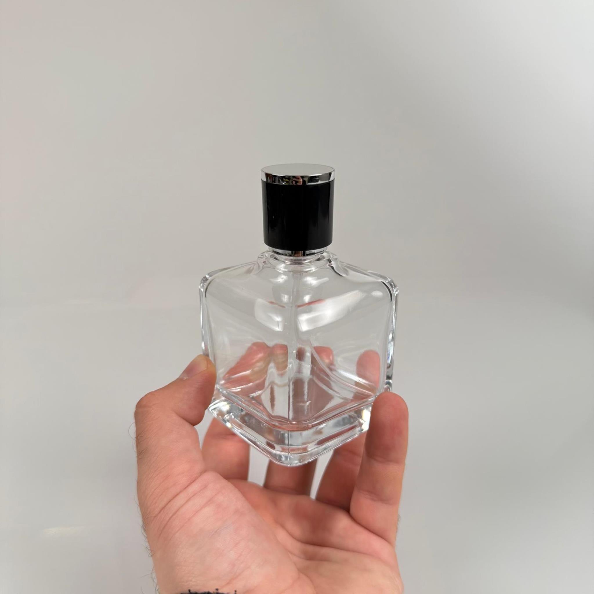 100 ML KARE MODEL LURA PARFÜM ŞİŞESİ - SİYAH METAL SPREYLİ + GÜMÜŞ SİYAH KAPAKLI (AĞIZ 15 MM GEÇME KOLAY KAPAMA)