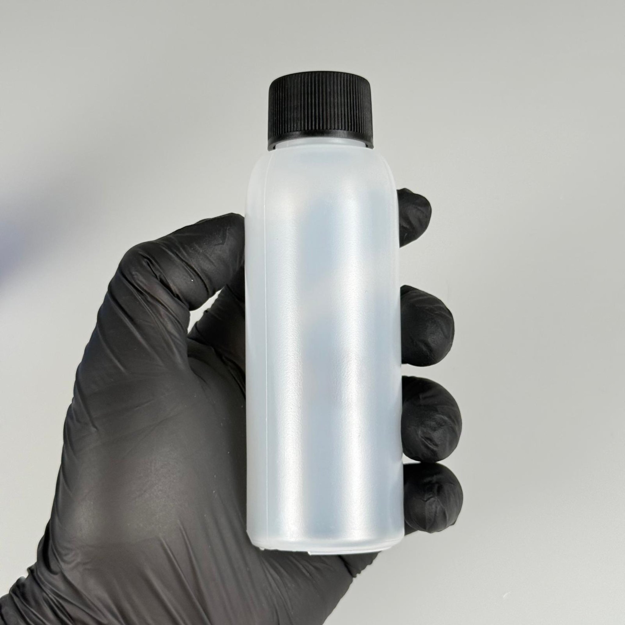 100 ML SIKILABİLİR YUMUŞAK PE POLİETİLEN PLASTİK ŞİŞE - CONTALI SİYAH KAPAKLI ASETON ŞİŞESİ - 100 cc sos, yağ, kartuş, mürekkep vb için boş şişeler