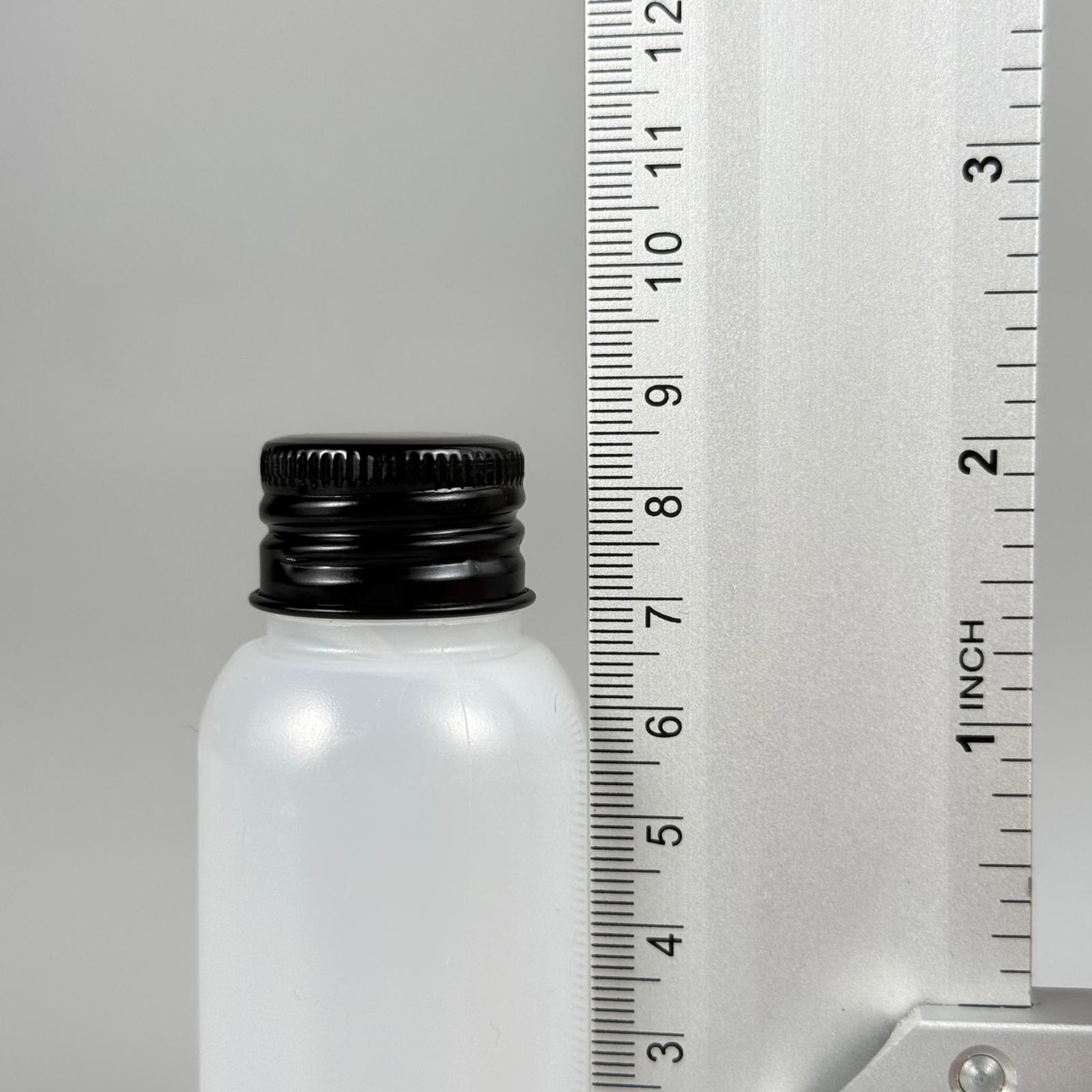 50 ML SIKILABİLİR YUMUŞAK POLİETİLEN PE PLASTİK ASETON ŞİŞESİ ( 24 AĞIZ ) + KÖPÜK CONTALI SİYAH METAL ALÜMİNYUM KAPAK TAKIM - 50 cc sos, yağ, kartuş, mürekkep vb için boş şişeler