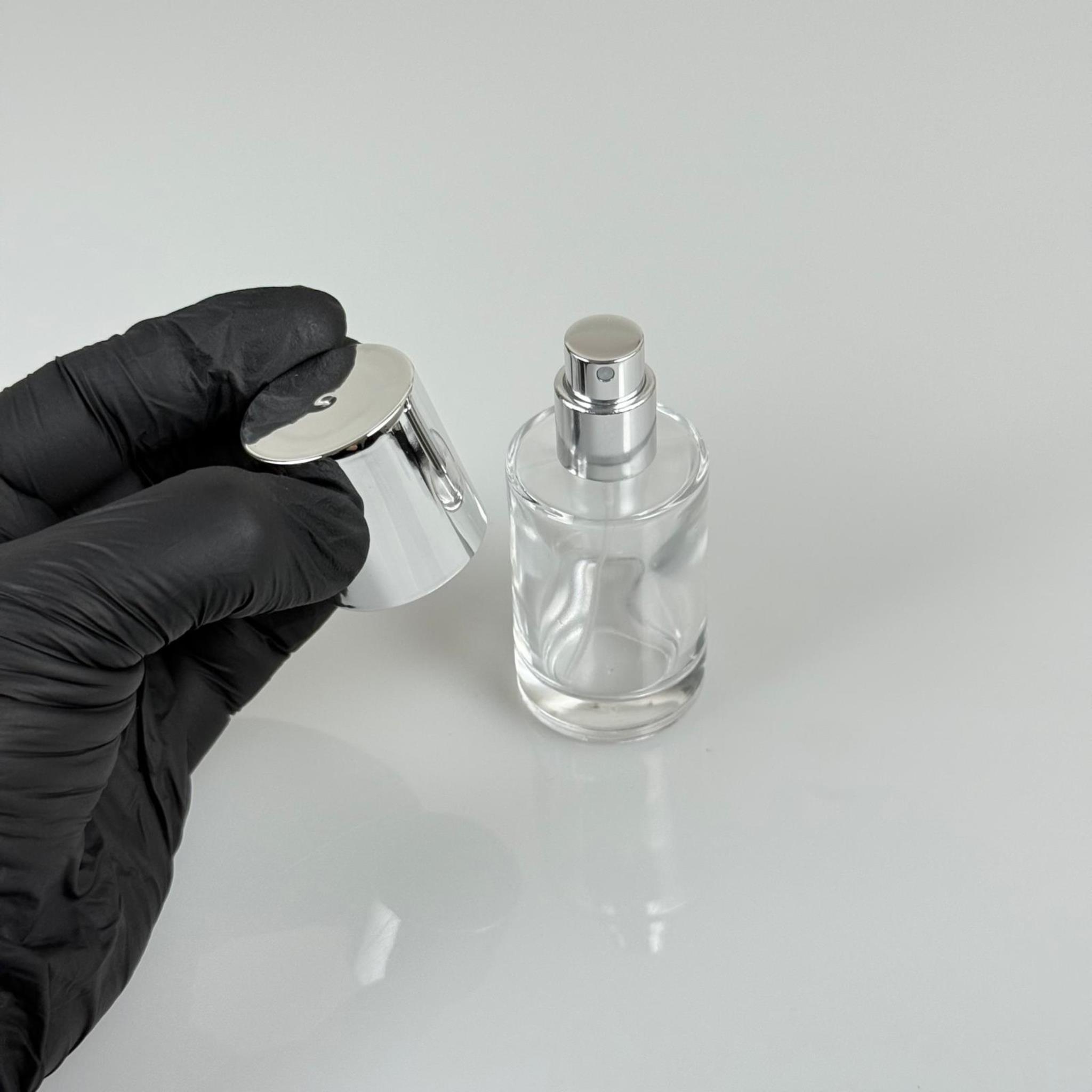 30 ML SİLİNDİR MODEL SAVAGE PARFÜM ŞİŞESİ - GÜMÜŞ METAL SPREYLİ + GÜMÜŞ GENİŞ KAPAKLI (AĞIZ 15 MM GEÇME KOLAY KAPAMA)