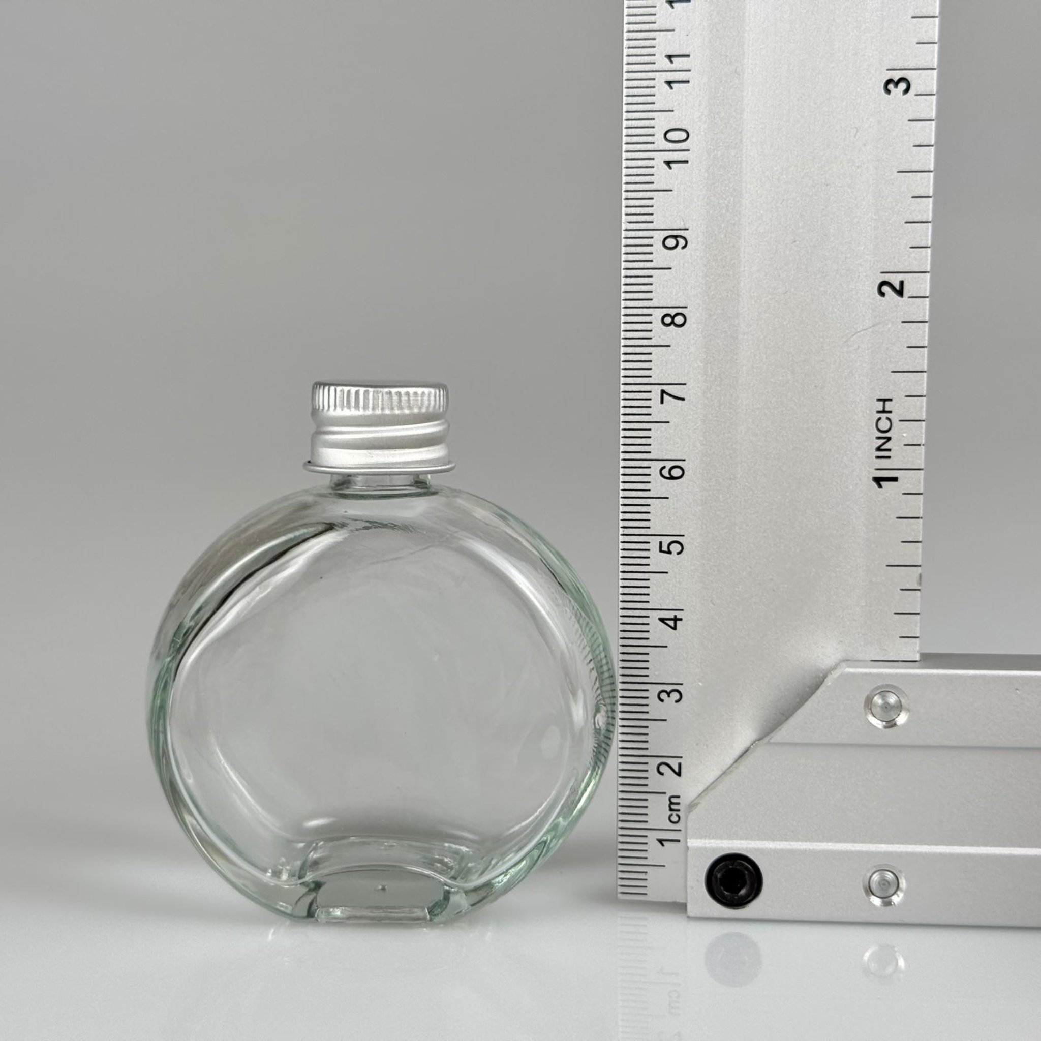 50 CC OVAL YASSI YUVARLAK CAM ŞİŞE + GÜMÜŞ ALÜMİNYUM METAL KAPAKLI TAKIM - 50 ML ŞEFFAF CAM ŞİŞE