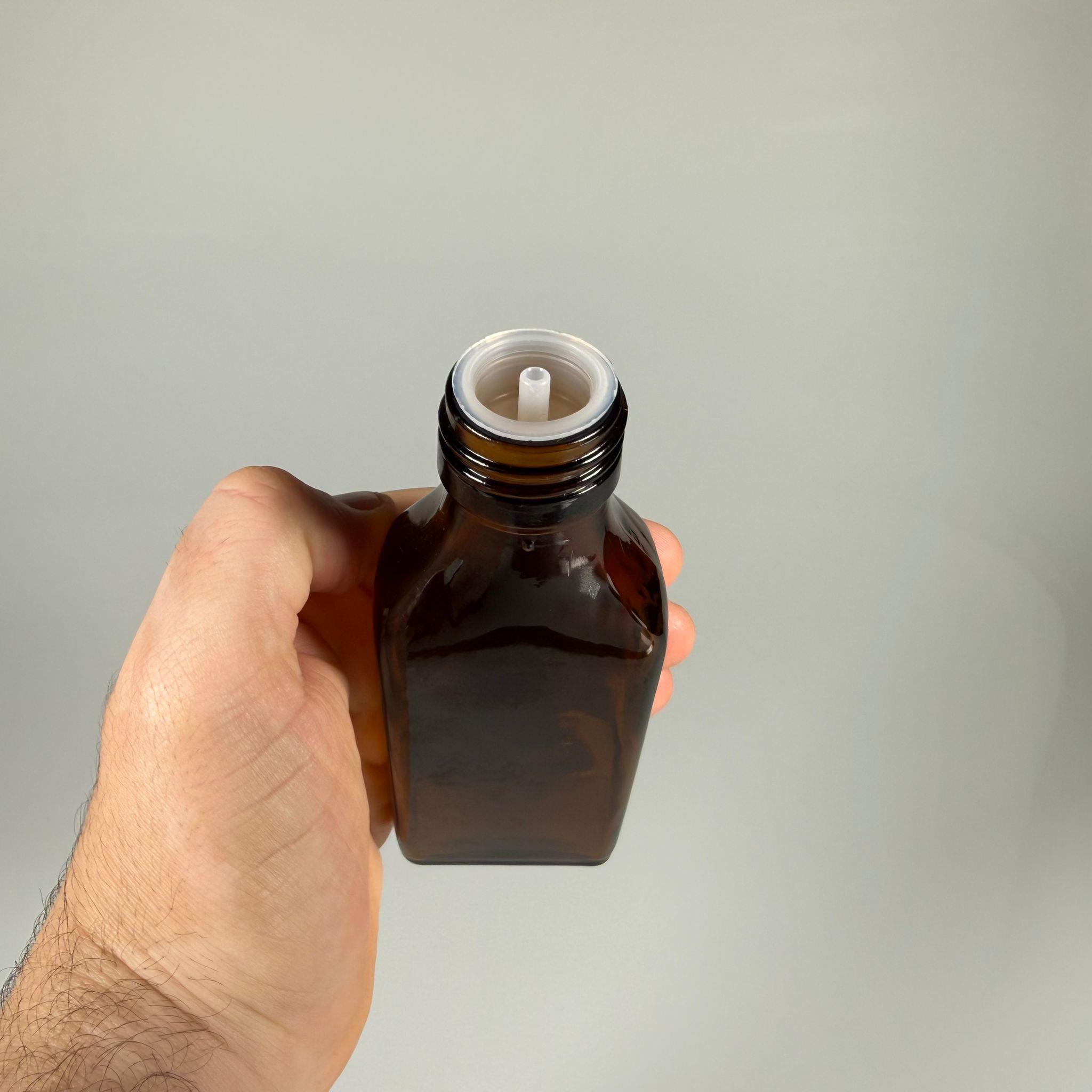 100 ML YASSI DOLUMU KOLAY, GENİŞ AĞIZLI İÇTEN DAMLALIKLI ŞİŞE (28 MM AĞIZ)  - 100 CC SİYAH CONTALI KAPAKLI İÇTEN DAMLALIKLI CAM ECZA ŞİŞESİ - AMBER KAHVERENGİ