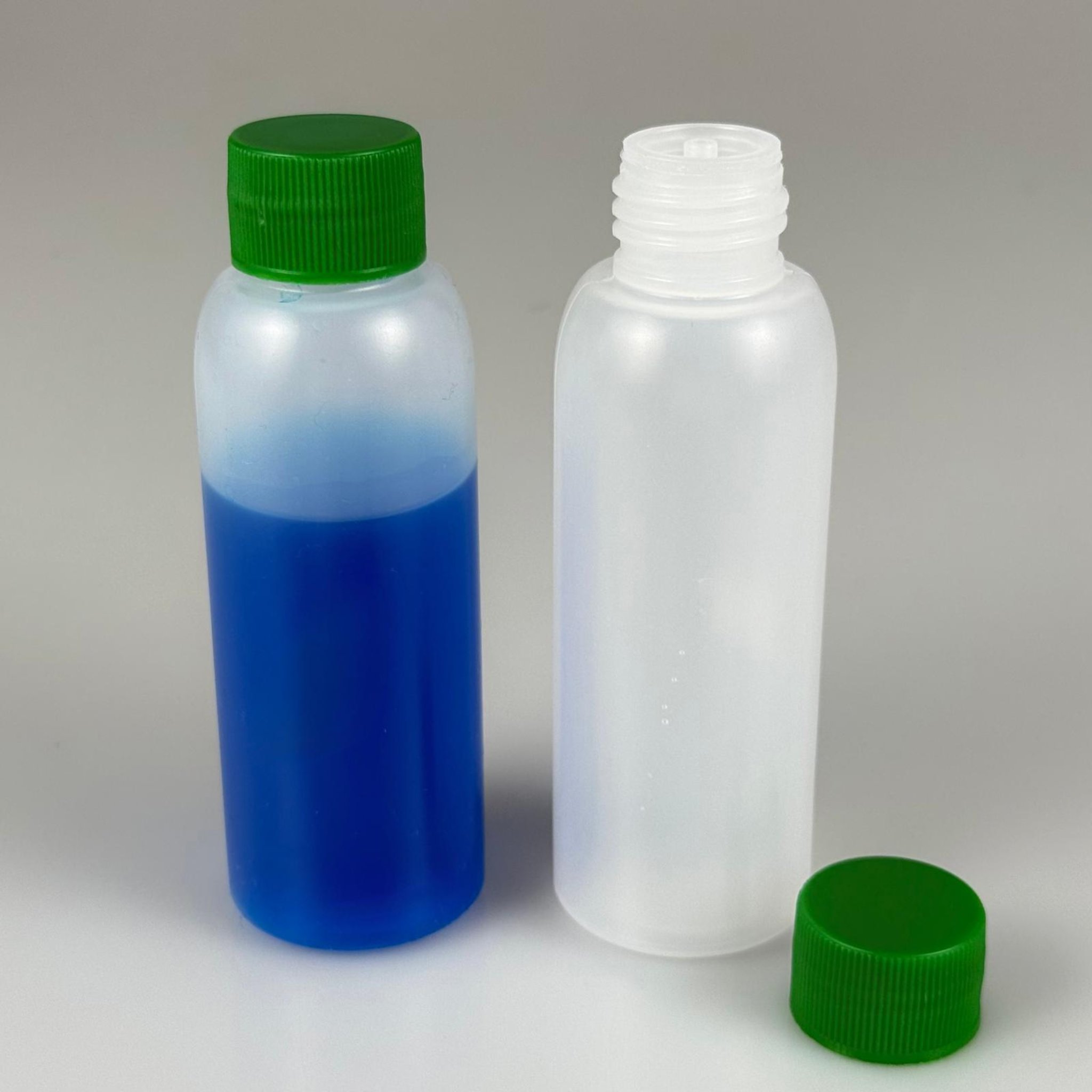100 ML SIKILABİLİR YUMUŞAK PE POLİETİLEN PLASTİK ŞİŞE - CONTALI YEŞİL KAPAKLI ASETON KOLONYA TIPALI - 100 cc sos, yağ, kartuş, mürekkep vb için boş şişeler