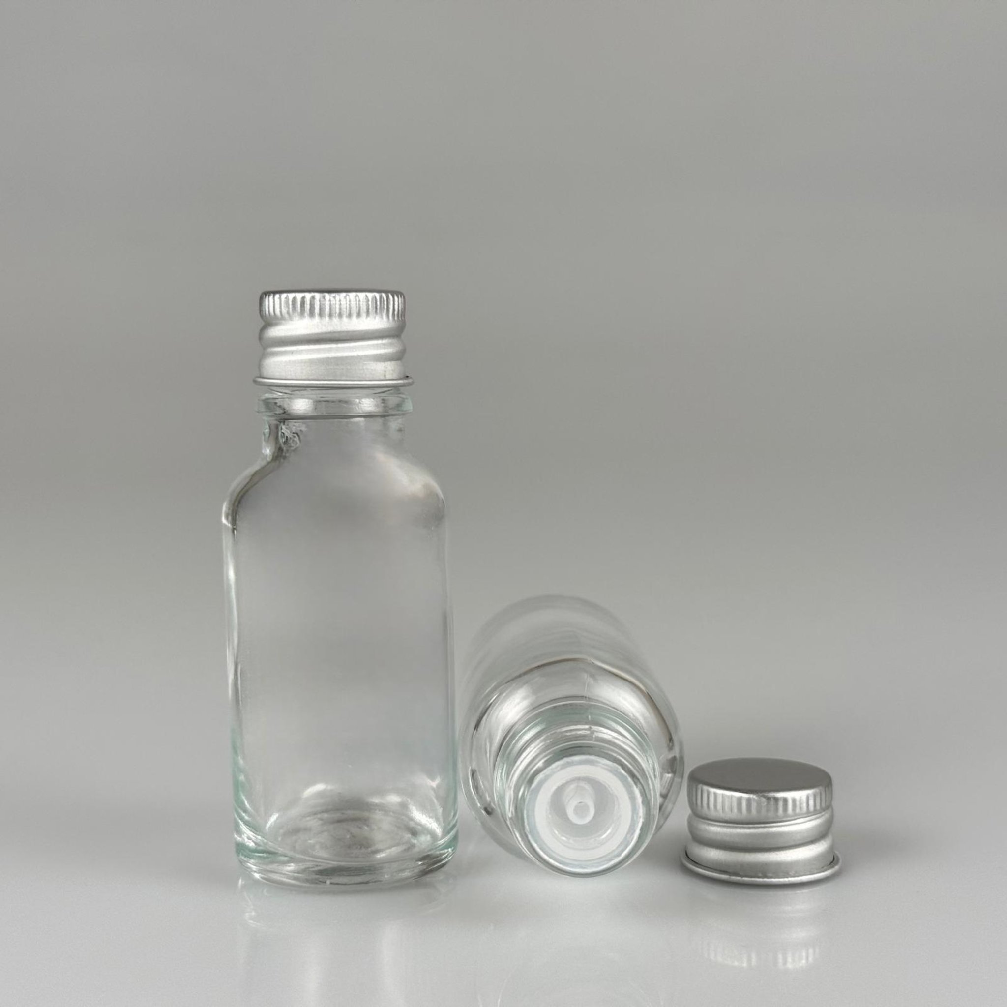 20 CC ŞEFFAF CAM ŞİŞE + KÖPÜK CONTALI GÜMÜŞ ALÜMİNYUM METAL KAPAKLI + DAMLALIKLI KOLONYA TIPALI TAKIM - 20 ML ŞEFFAF CAM ŞİŞE