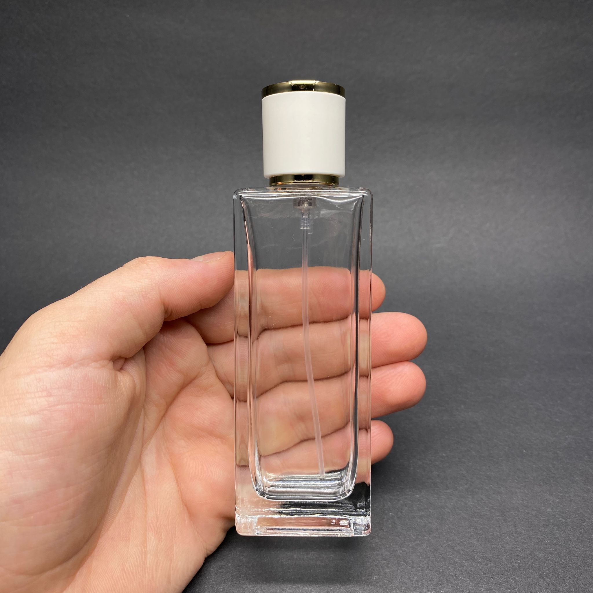 50 ML DİKDÖRTGEN MODEL FORTUNE UZUN PARFÜM ŞİŞESİ - GOLD METAL SPREYLİ + GOLD BEYAZ KAPAKLI (AĞIZ 15 MM GEÇME KOLAY KAPAMA)