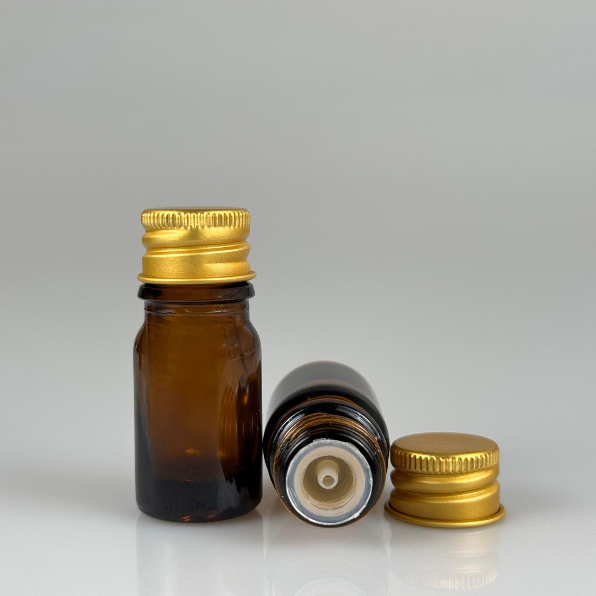 5 CC AMBER CAM ŞİŞE + KÖPÜK CONTALI GOLD ALÜMİNYUM METAL KAPAKLI + DAMLALIKLI KOLONYA TIPALI TAKIM - 5 ML KAHVERENGİCAM ŞİŞE