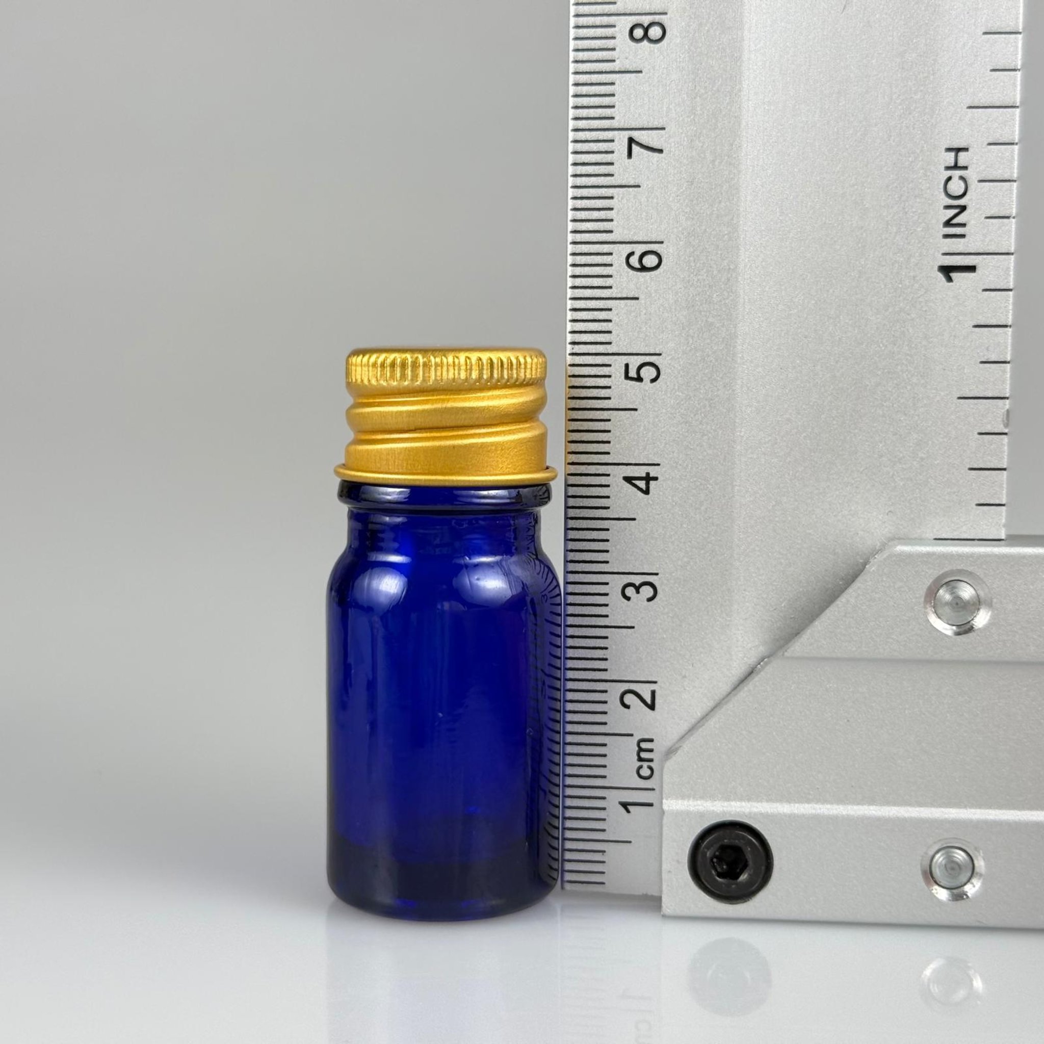 5 CC MAVİ CAM ŞİŞE + KÖPÜK CONTALI GOLD ALÜMİNYUM METAL KAPAKLI TAKIM - 5 ML MAVİ CAM ŞİŞE