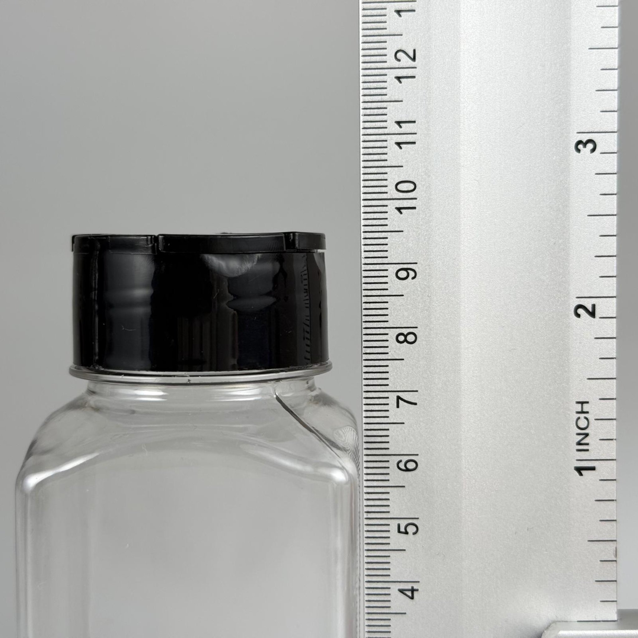 PLASTİK KARE BAHARATLIK KAVANOZ - 150 ML PET BAHARAT, TOZ, PUDRA VB İÇİN PET ŞİŞE - SİYAH AÇILIR KAPANIR DELİKLİ KAPAKLI TAKIM - 150 CC