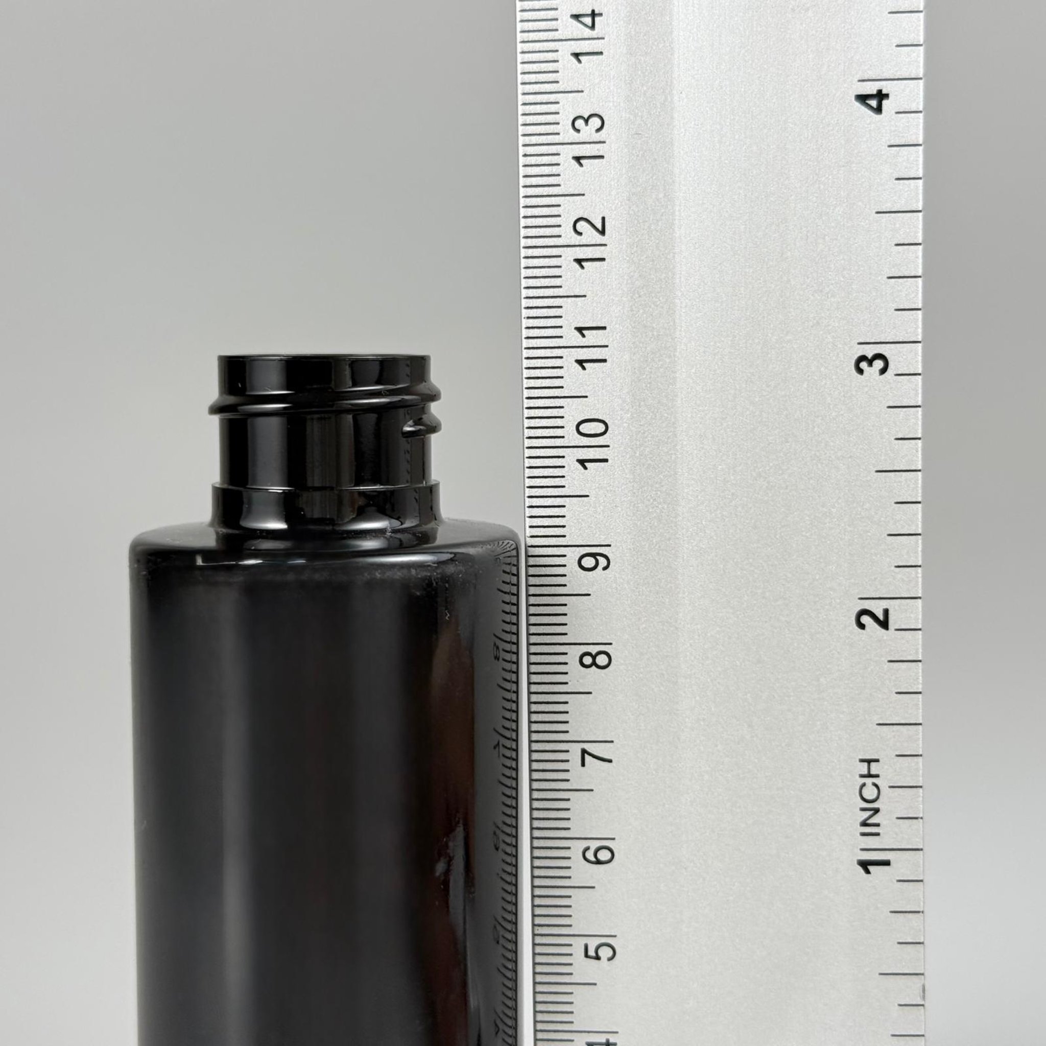 100 CC SİYAH KÜT BOYUNLU PET ŞİŞE (17 GR) 24 MM
