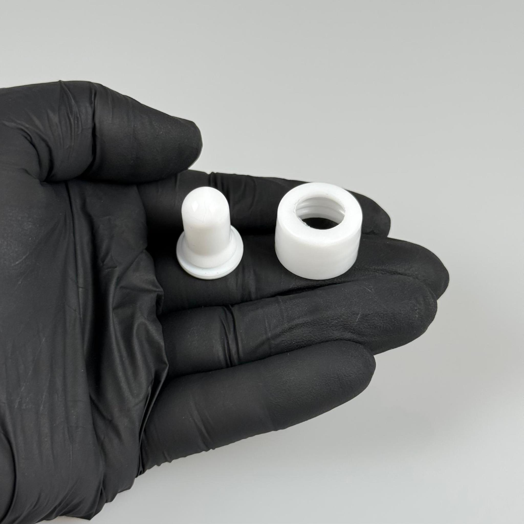 18 MM BEYAZ EMZİKLİ DELİKLİ PLASTİK KAPAK BEYAZ - DÜZ (DAMLALIK İÇİN)