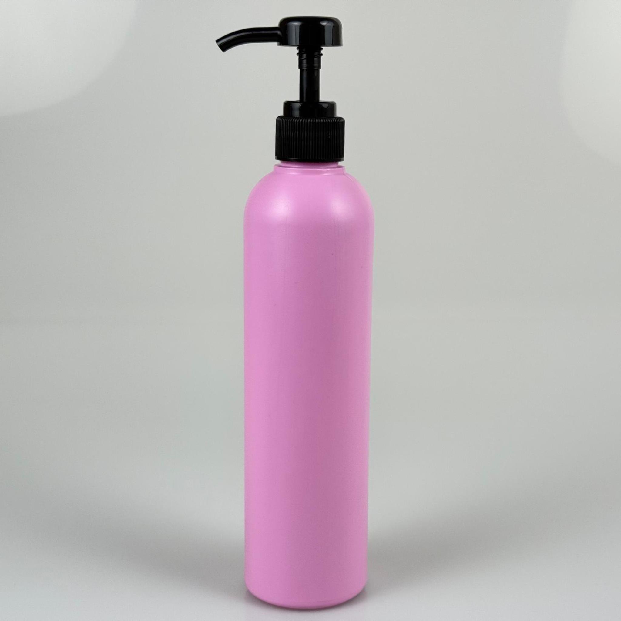 500 CC POLİETİLEN PEMBE MODEL ŞİŞE - SİYAH DOZAJ POMPALI (HER BASMADA 4 CC SIVI ATAR)  - 0,5 LT POMPALI ŞİŞE - ŞURUP, ŞAMPUAN, KREM GİBİ YOĞUN KIVAMLI SIVILARDA KULLANILIR