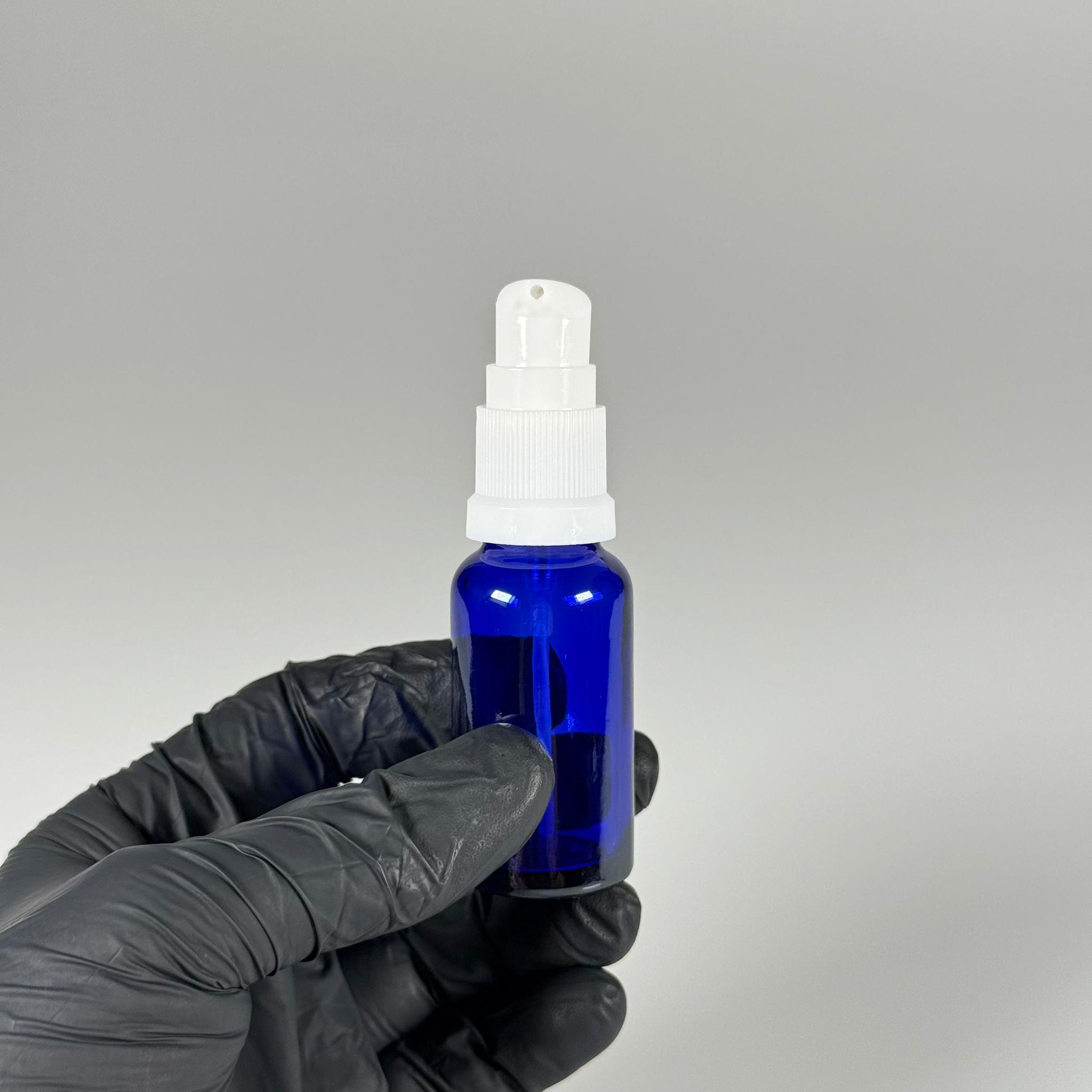 20 CC MAVİ CAM ŞİŞE - SIZDIRMAZ ETEKLİ BEYAZ LOSYON POMPALI TAKIM - 20 ML LOSYON ŞİŞESİ - YAĞ, KREM GİBİ YOĞUN KIVAMLI SIVILAR İÇİN CAM AMBALAJ