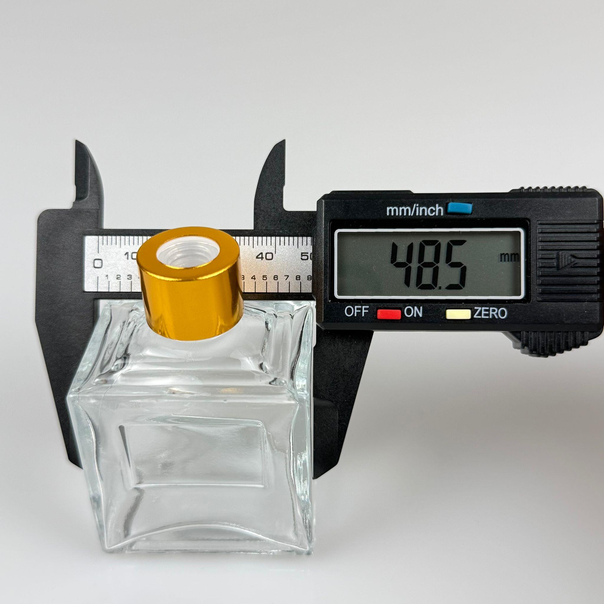 50 CC KÖŞELİ PRİZMA PRESTİJ CAM BAMBU ODA KOKUSU ŞİŞESİ - 50 ML ÇUBUKLU BAMBU ODA KOKUSU ŞİŞESİ - DİFÜZÖR ŞİŞE- CAM ŞİŞE + GOLD METAL KAPAK + PLASTİK TIPA