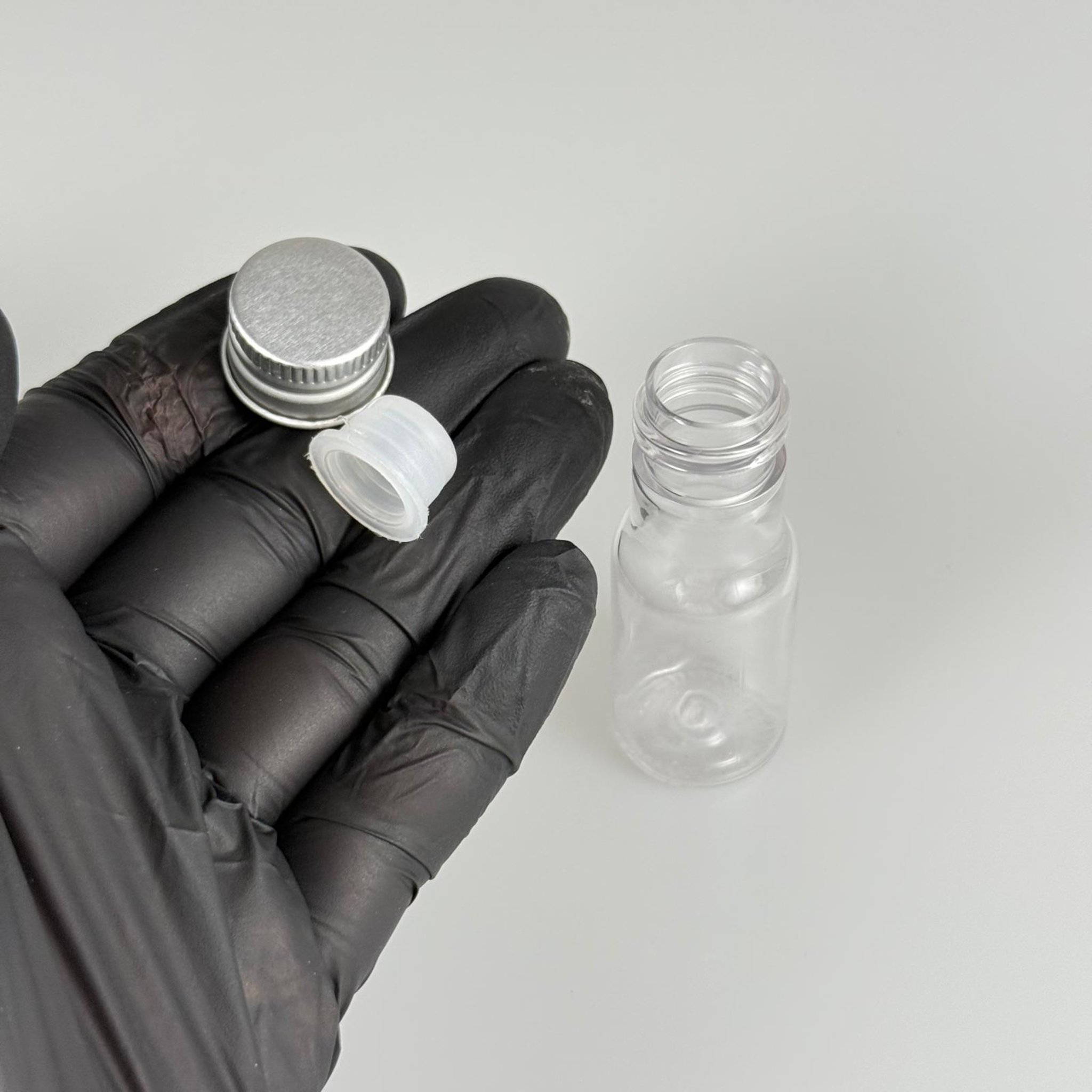 10 CC ŞEFFAF PET ŞİŞE + KÖPÜK CONTALI GÜMÜŞ ALÜMİNYUM METAL KAPAKLI + KÖR TIPALI TAKIM - 10 ML PLASTİK ŞİŞE (SİLME 15 CC)