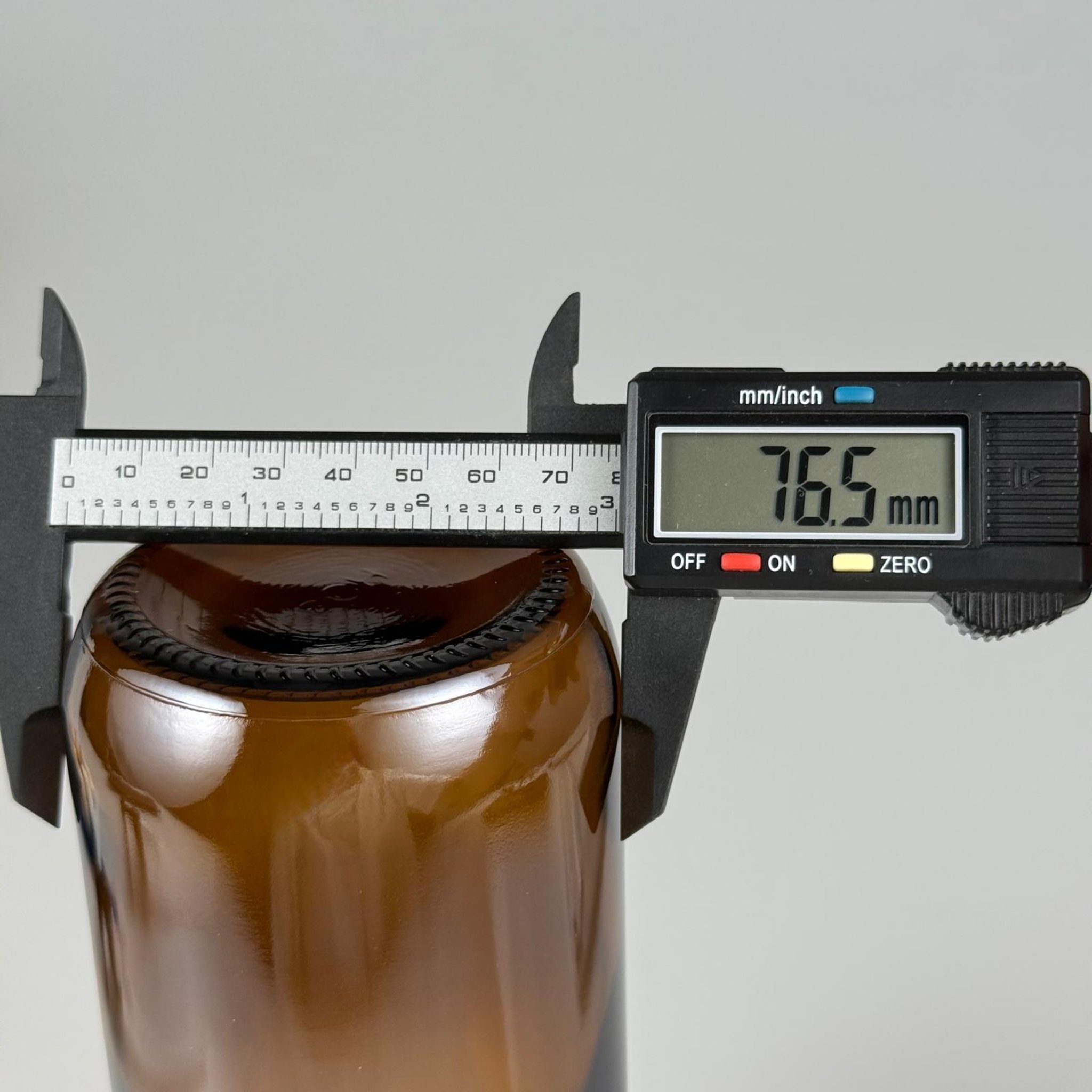 500 CC AMBER TOMBUL ÖZEL SERİ CAM ŞİŞE - SİYAH POMPALI - 500 ML CAM ECZA ŞİŞESİ - KAHVERENGİ (HORTUM BOYU TAM ŞİŞEYE GÖRE)