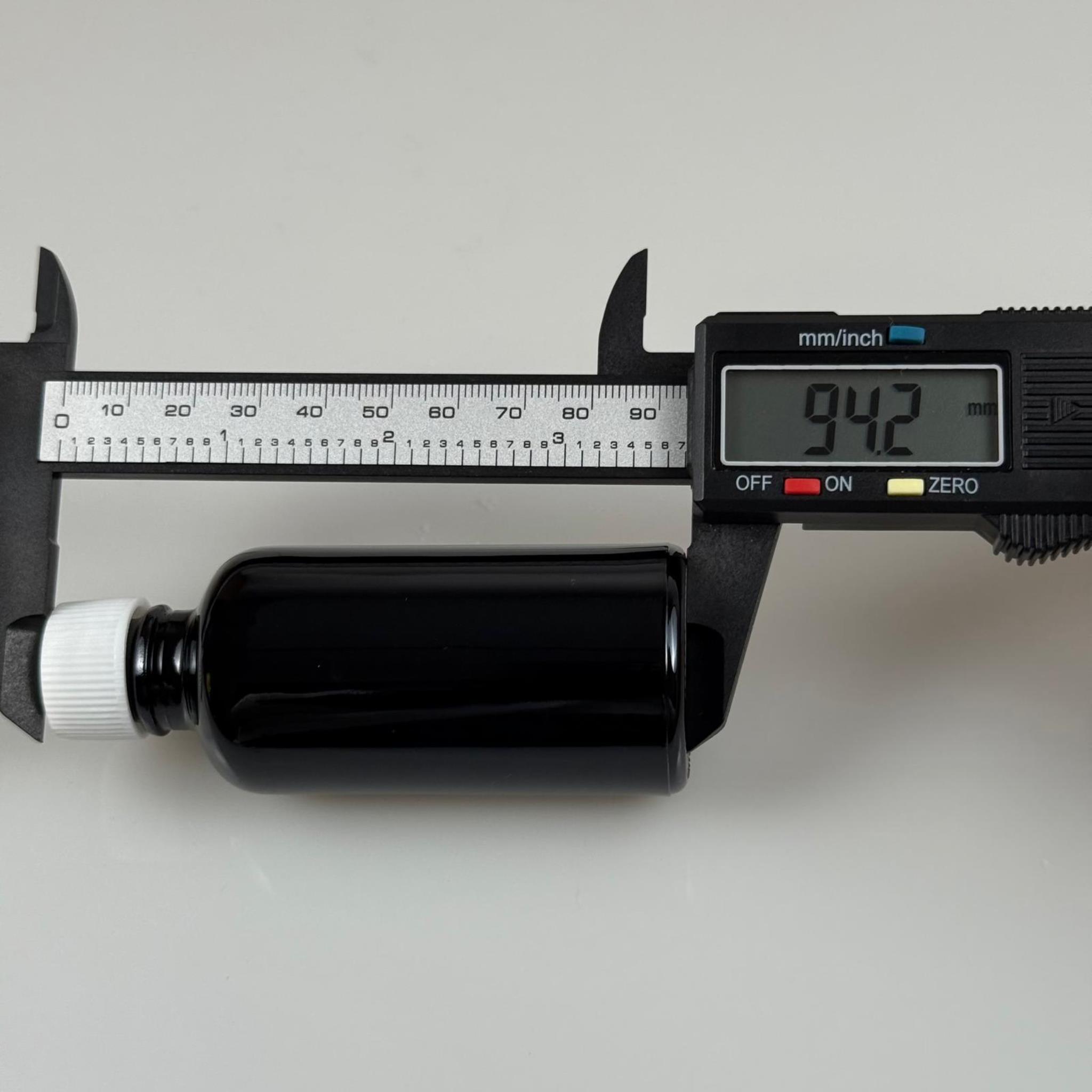 50 CC SİYAH İÇTEN DAMLALIKLI - BEYAZ PLASTİK KAPAKLI CAM ŞİŞE - 50 ML KOLONYA TIPALI CAM ŞİŞE