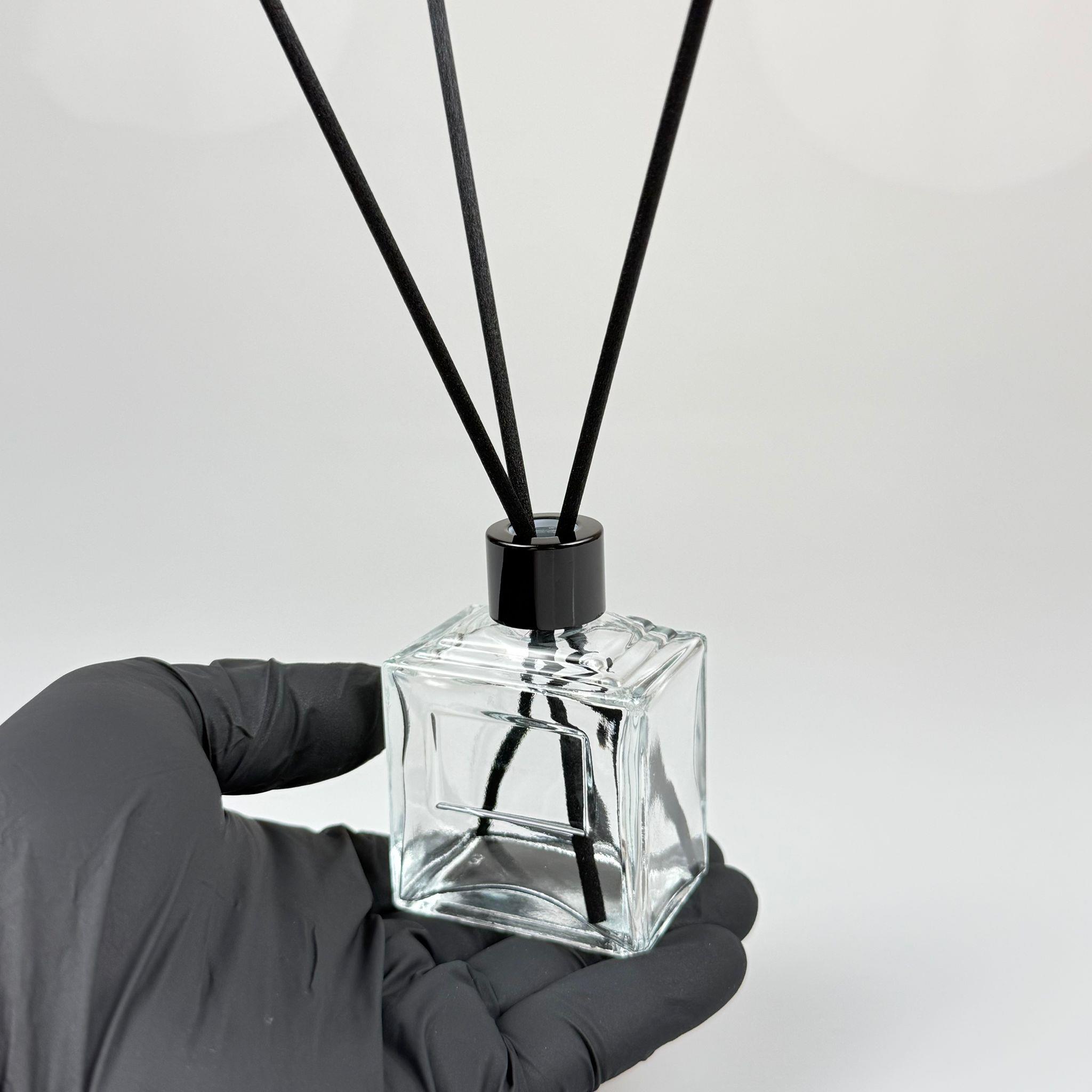 50 CC KÖŞELİ PRİZMA PRESTİJ CAM BAMBU ODA KOKUSU ŞİŞESİ - 50 ML ÇUBUKLU BAMBU ODA KOKUSU ŞİŞESİ - DİFÜZÖR ŞİŞE- CAM ŞİŞE + SİYAH METAL KAPAK + PLASTİK TIPA + 3 ADET FİBER SİYAH BAMBU ÇUBUK