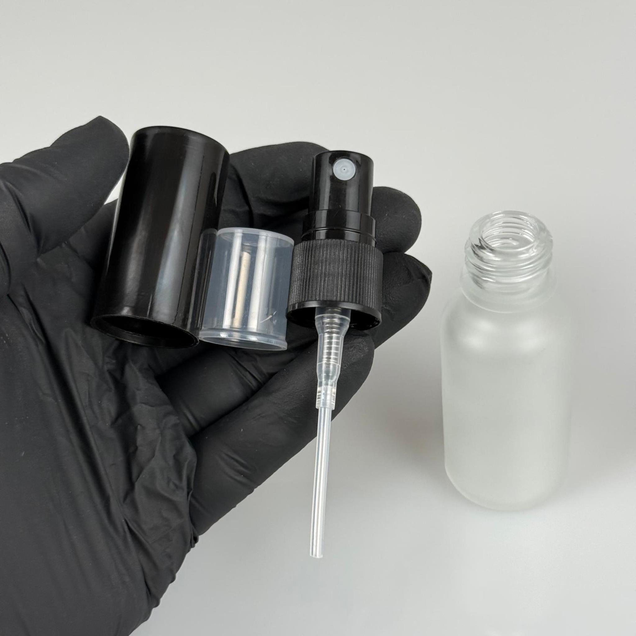 20 CC BUZLU CAM ŞİŞE - SİYAH PLASTİK KAPAK - SİYAH SPREYLİ - 20 ML PARFÜM ŞİŞESİ