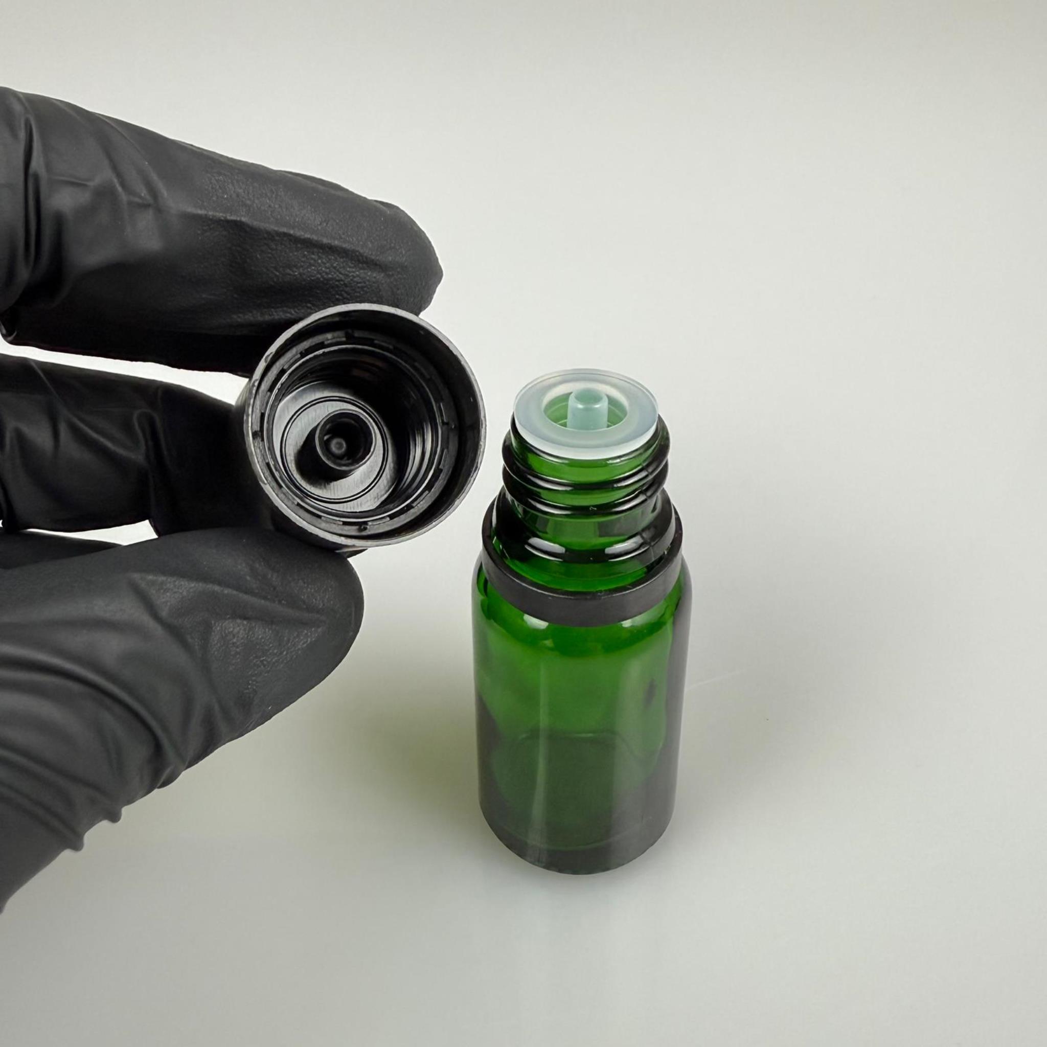 10 CC YEŞİL CAM ŞİŞE + İÇTEN DAMLALIKLI ÇOCUK KİLİTLİ SİYAH KAPAK - YEŞİL 10 ML KİLİT KAPAKLI DAMLATMALI ŞİŞE