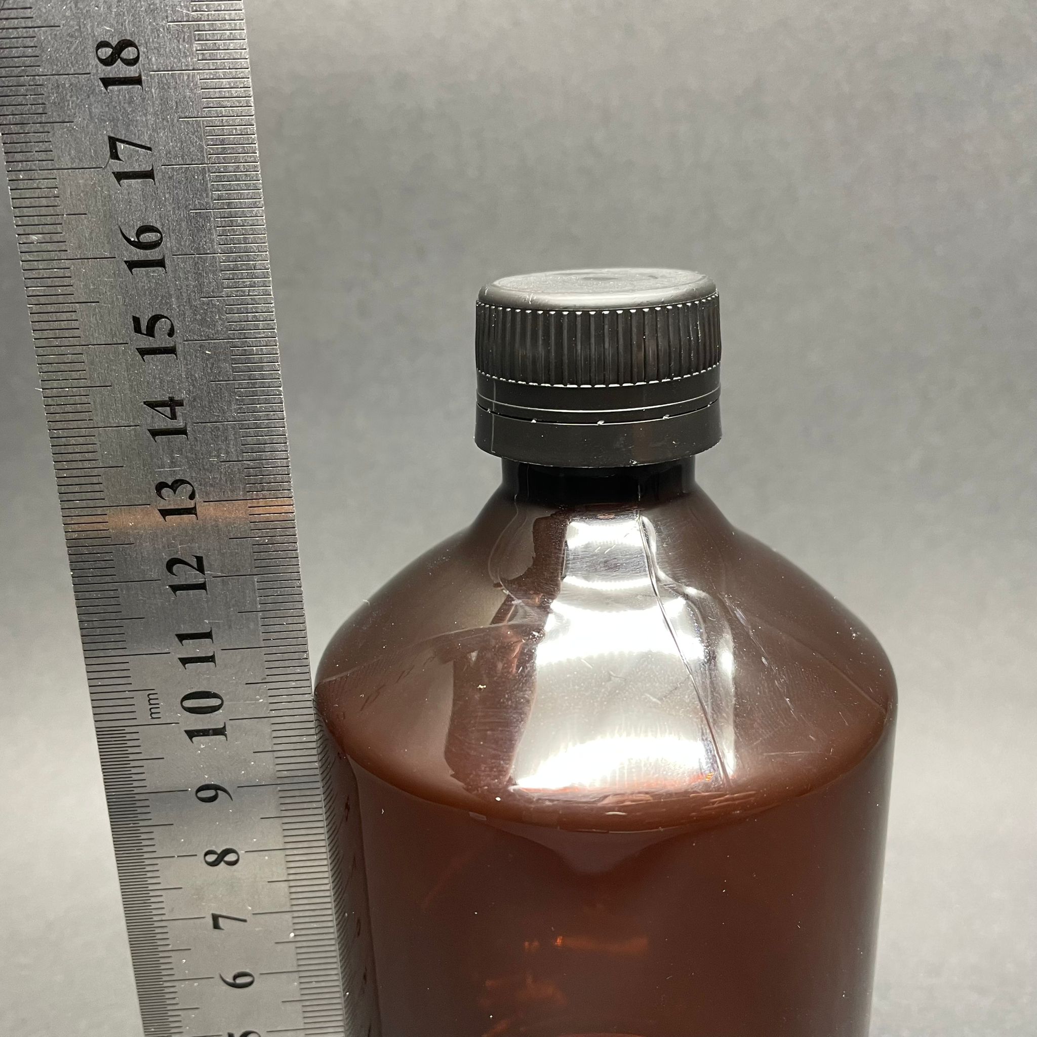 500 CC AMBER SERT PLASTİK ŞİŞE - SİYAH KİLİTLİ KAPAKLI  - 500 ML KAHVERENGİ PET ŞİŞE