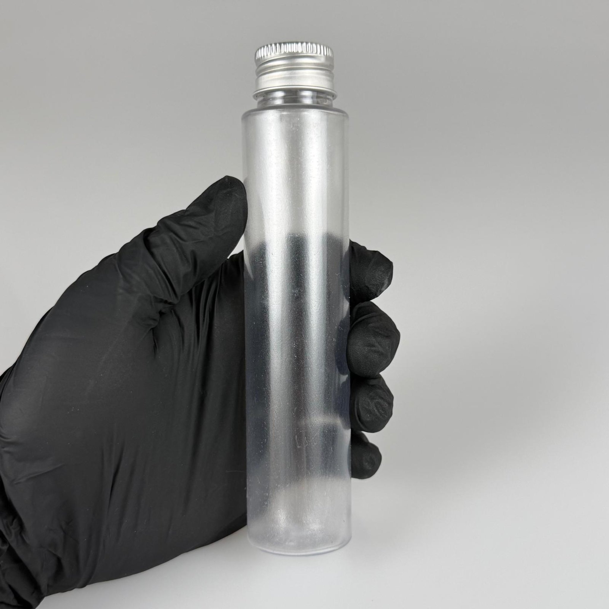 100 CC UZUN SİLİNDİR BUĞULU PET ŞİŞE ( 24 GR - 24 AĞIZ ) + KÖPÜK CONTALI GÜMÜŞ METAL ALÜMİNYUM KAPAK TAKIM - 100 ML BİBERİYE SUYU, LAVANTA YAĞI, SAÇ SERUM, TONİK VB İÇİN PLASTİK KOZMETİK AMBALAJLARI