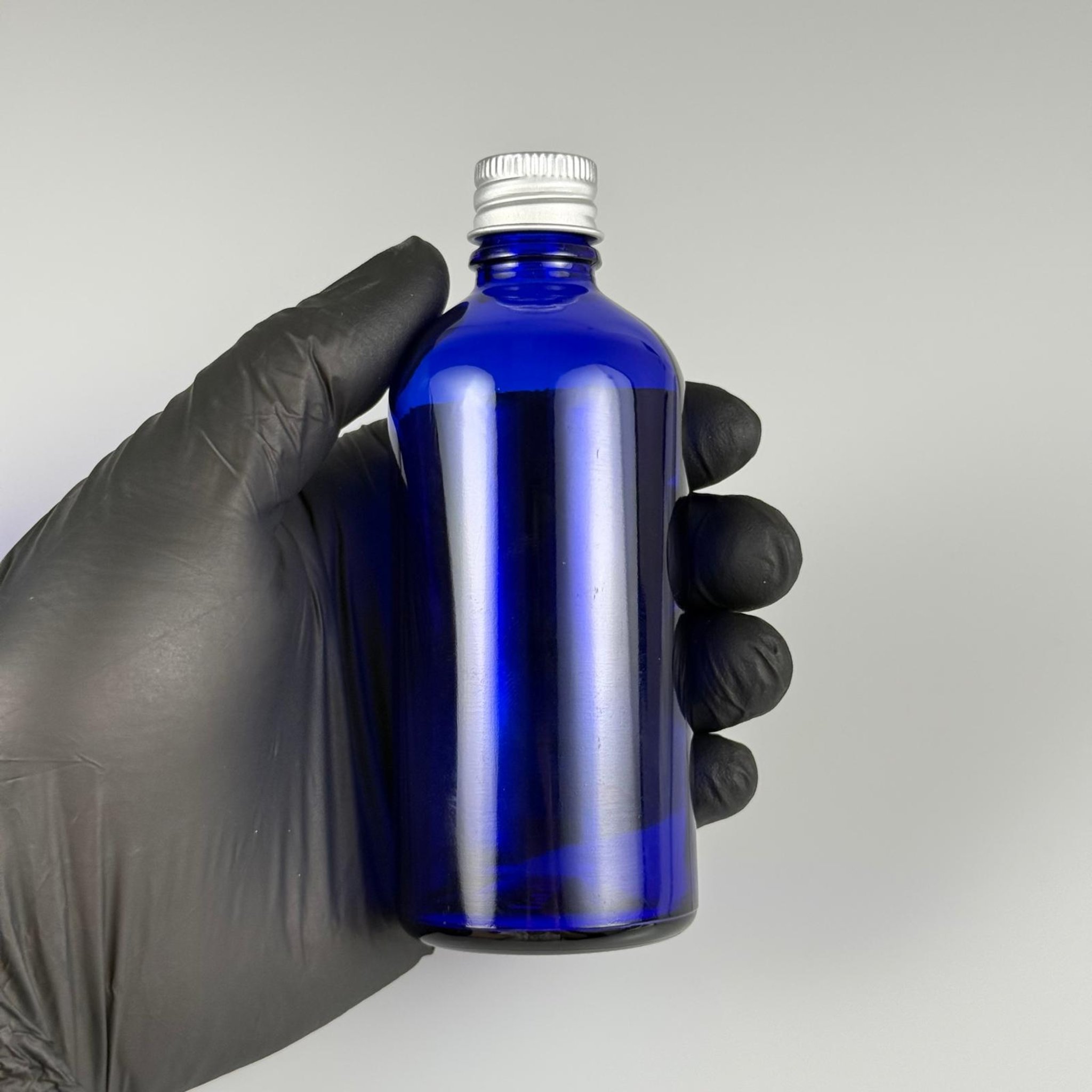 100 CC MAVİ CAM ŞİŞE + KÖPÜK CONTALI GÜMÜŞ ALÜMİNYUM METAL + KOLONYA TIPALI KAPAKLI TAKIM - 100 ML MAVİ CAM ŞİŞE