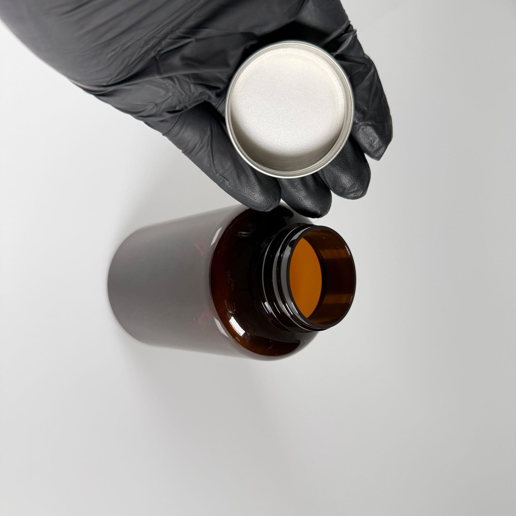 BAHARAT, TOZ, KAHVE, SAHLEP VB MUTFAK DÜZENLEME İÇİN KARE PLASTİK KAVANOZLAR - 400 ML -  RAF DÜZENLEYİCİ GIDAYA UYGUN KÖŞELİ GÜMÜŞ METAL KAPAKLI AMBER PET KAVANOZLARI