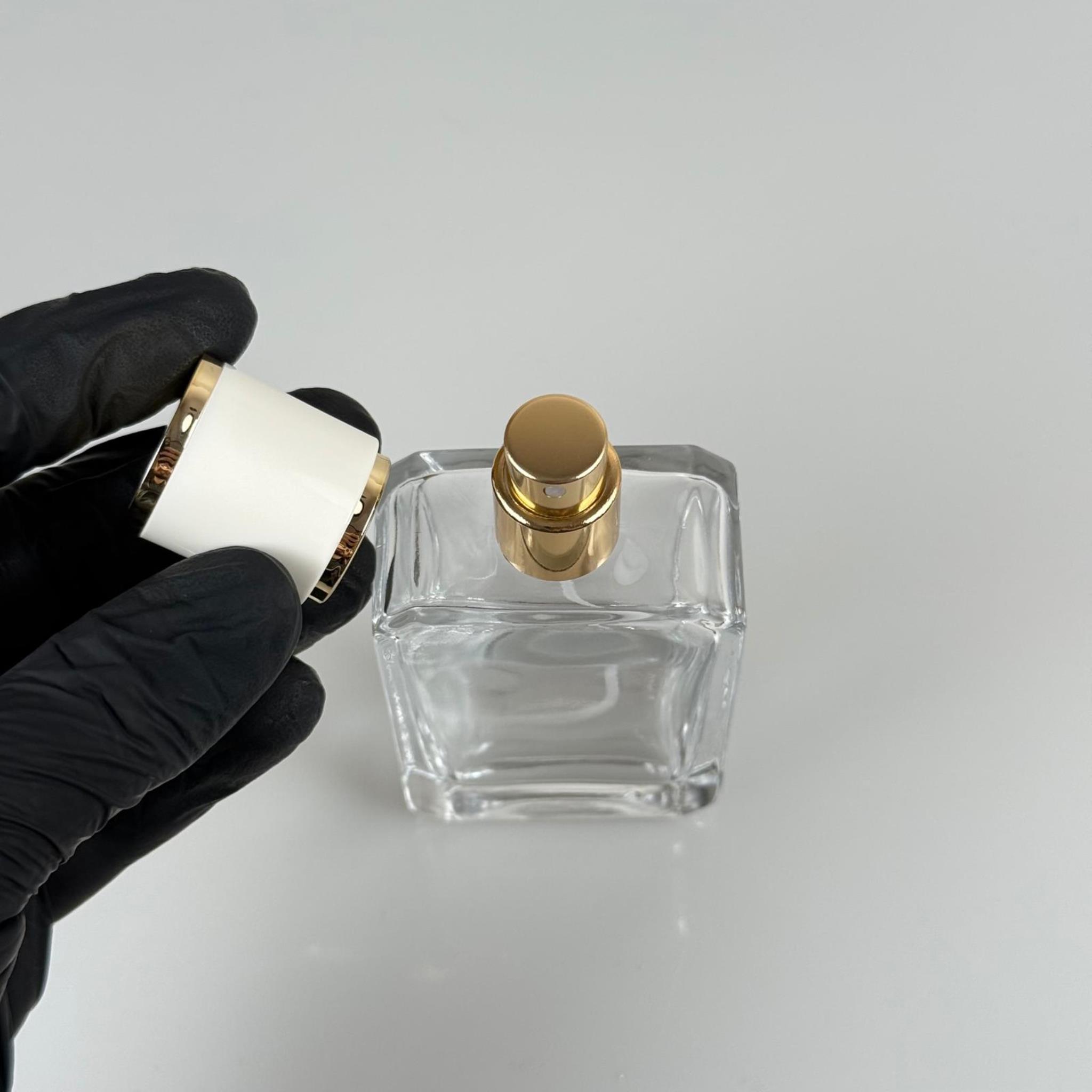 50 ML KÖŞELİ MODEL ANGEL PARFÜM ŞİŞESİ - GOLD METAL SPREYLİ + GOLD BEYAZ KAPAKLI (AĞIZ 15 MM GEÇME KOLAY KAPAMA)