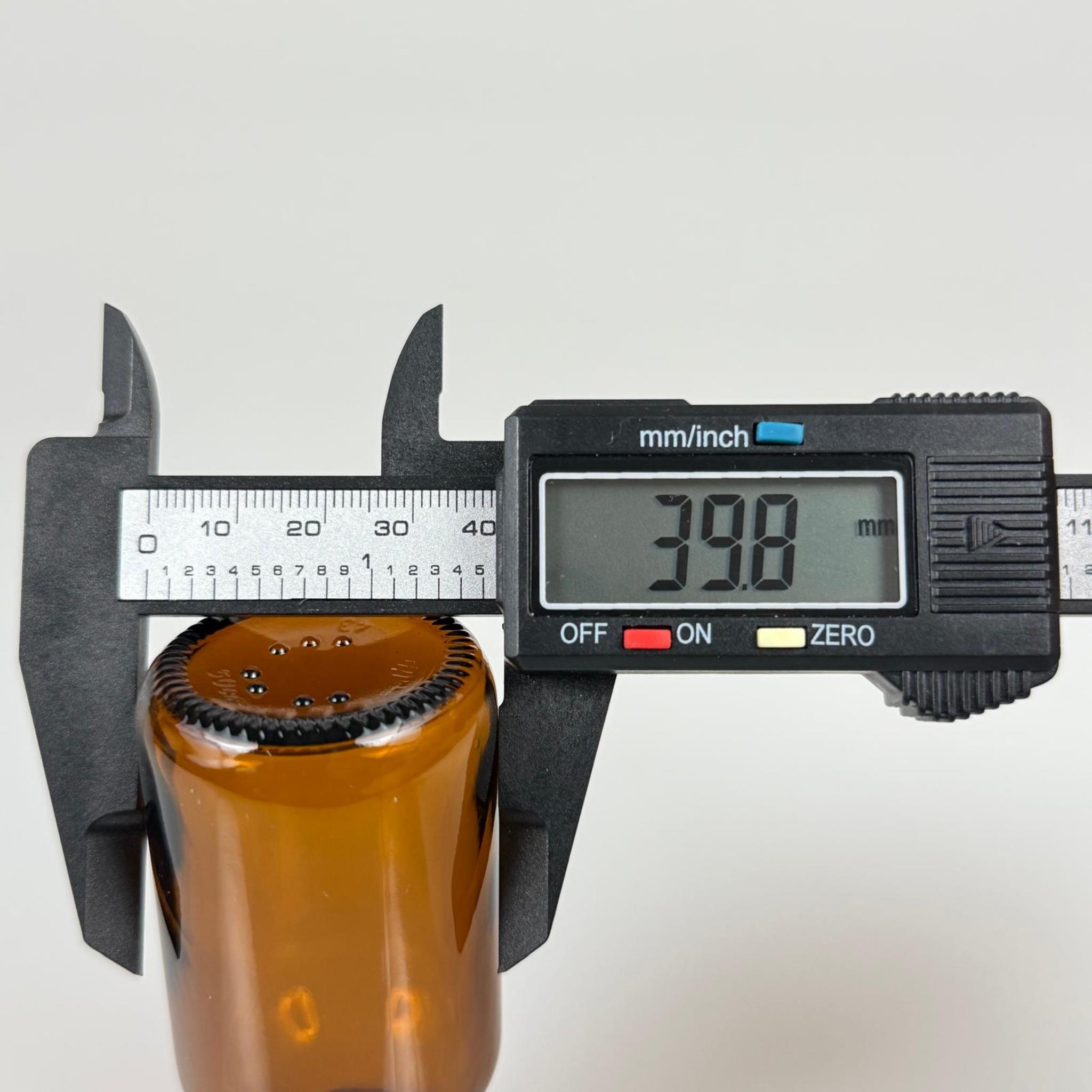 50 ML CAM ECZA ŞİŞESİ + 6 ML DOZAJ PİPETİ + DOZAJ TIPASI + CONTALI PLASTİK KAPAK TAKIM