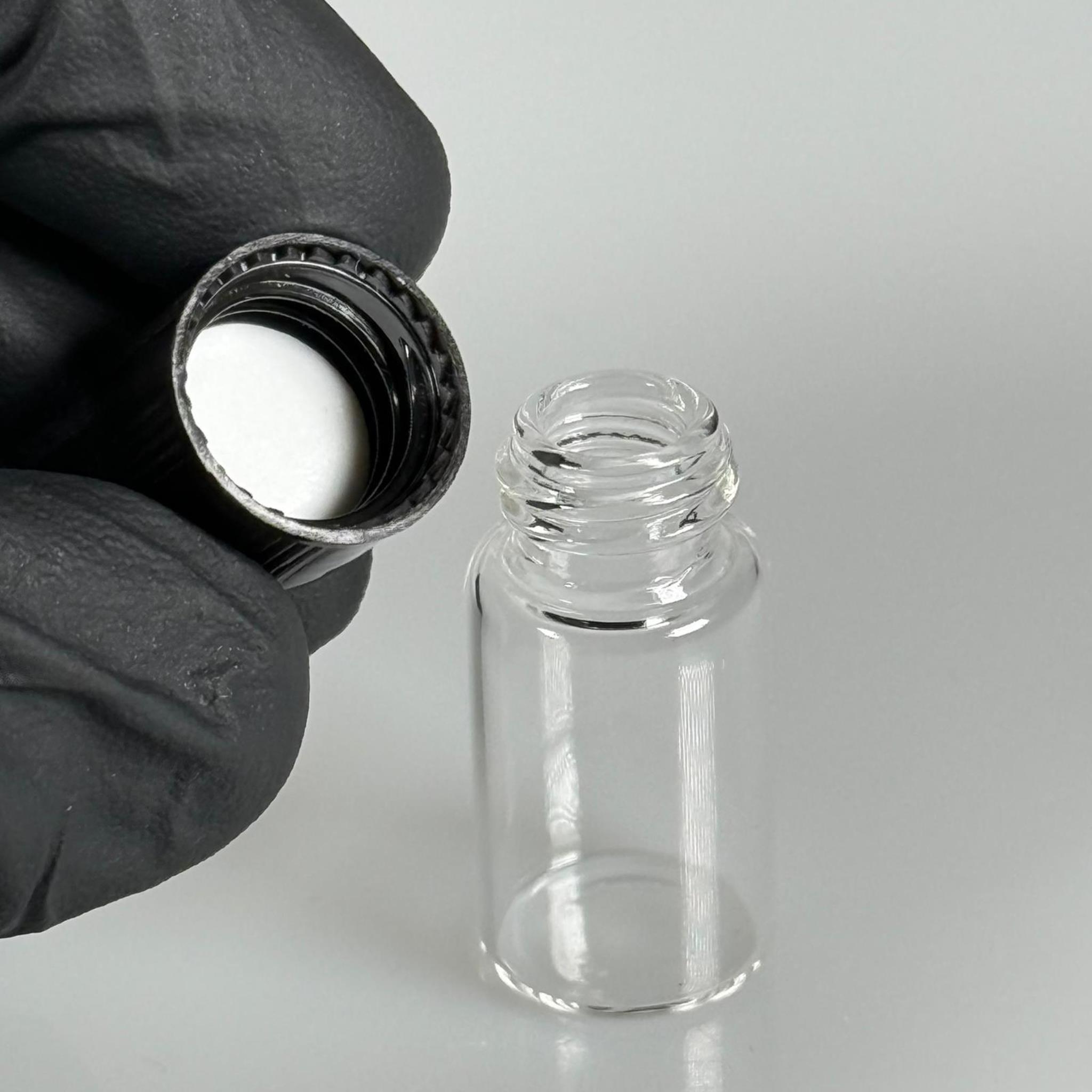 3 CC ŞEFFAF CAM ŞİŞE - SİYAH KAPAKLI - 3 ML KAPAKLI CAM ŞİŞE