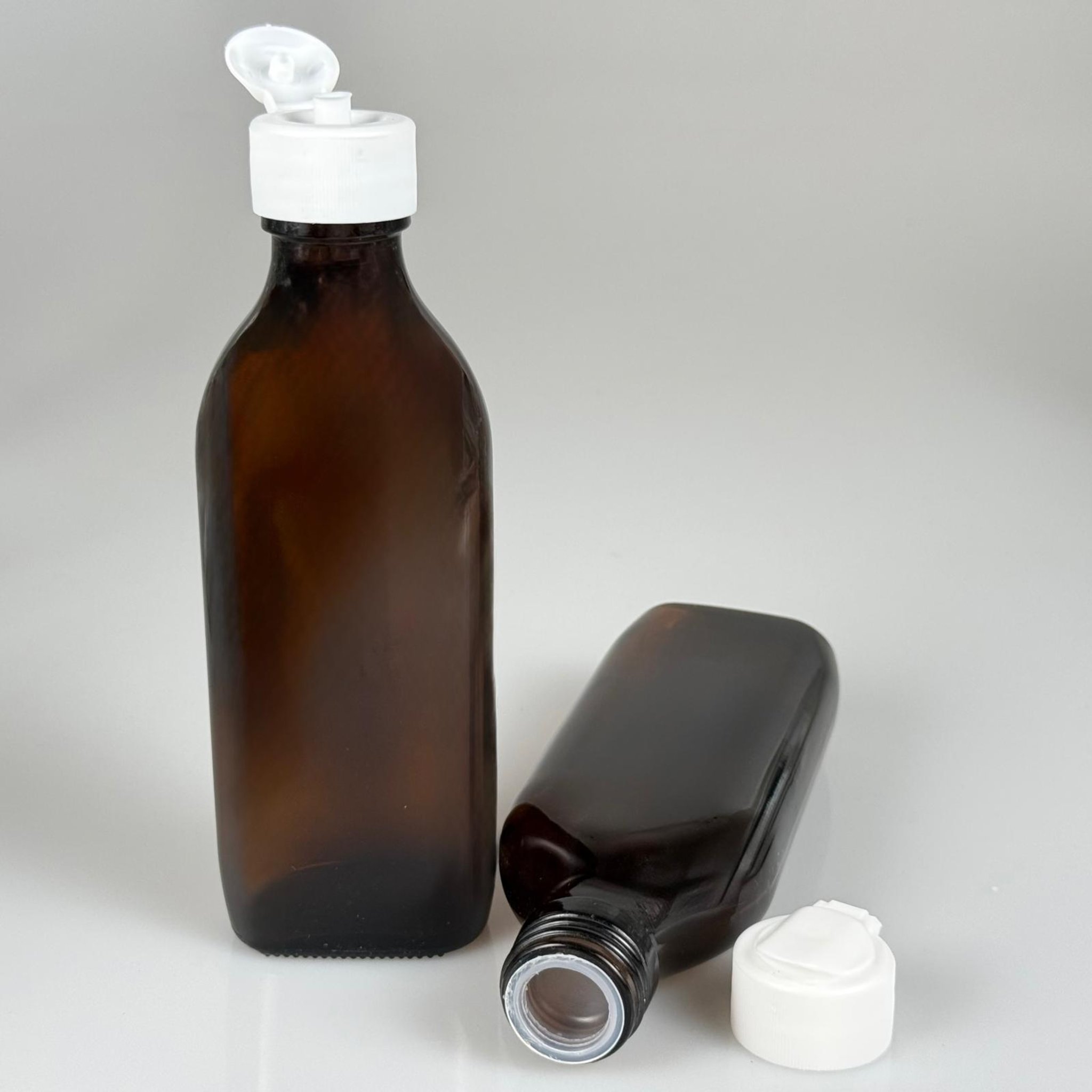 150 ML YASSI AMBER BALIK YAĞI ŞİŞESİ + BEYAZ FLİPTOP DAMLALIKLI KAPAK + SIZDIRMAZ KÖR TIPA TAKIM - 150 CC KAHVERENGİ ŞİŞE