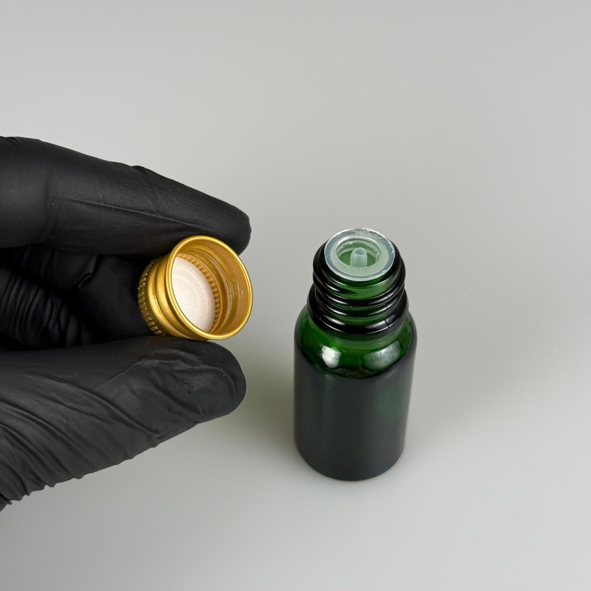 10 CC YEŞİL CAM ŞİŞE + KÖPÜK CONTALI GOLD ALÜMİNYUM METAL KAPAKLI + DAMLALIKLI KOLONYA TIPALI TAKIM - 10 ML YEŞİL CAM ŞİŞE