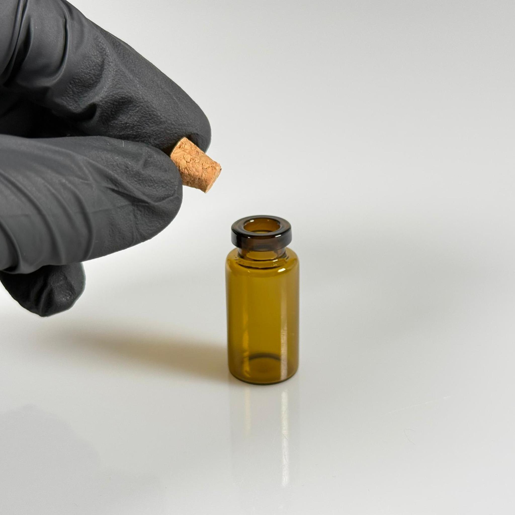 MİNİ CAM ŞİŞE MANTAR TIPALI 3 CC - anahtarlık, aksesuar. kolye, minyatür, mektup, tılsım vb için 3 ml amber küçük cam şişeler