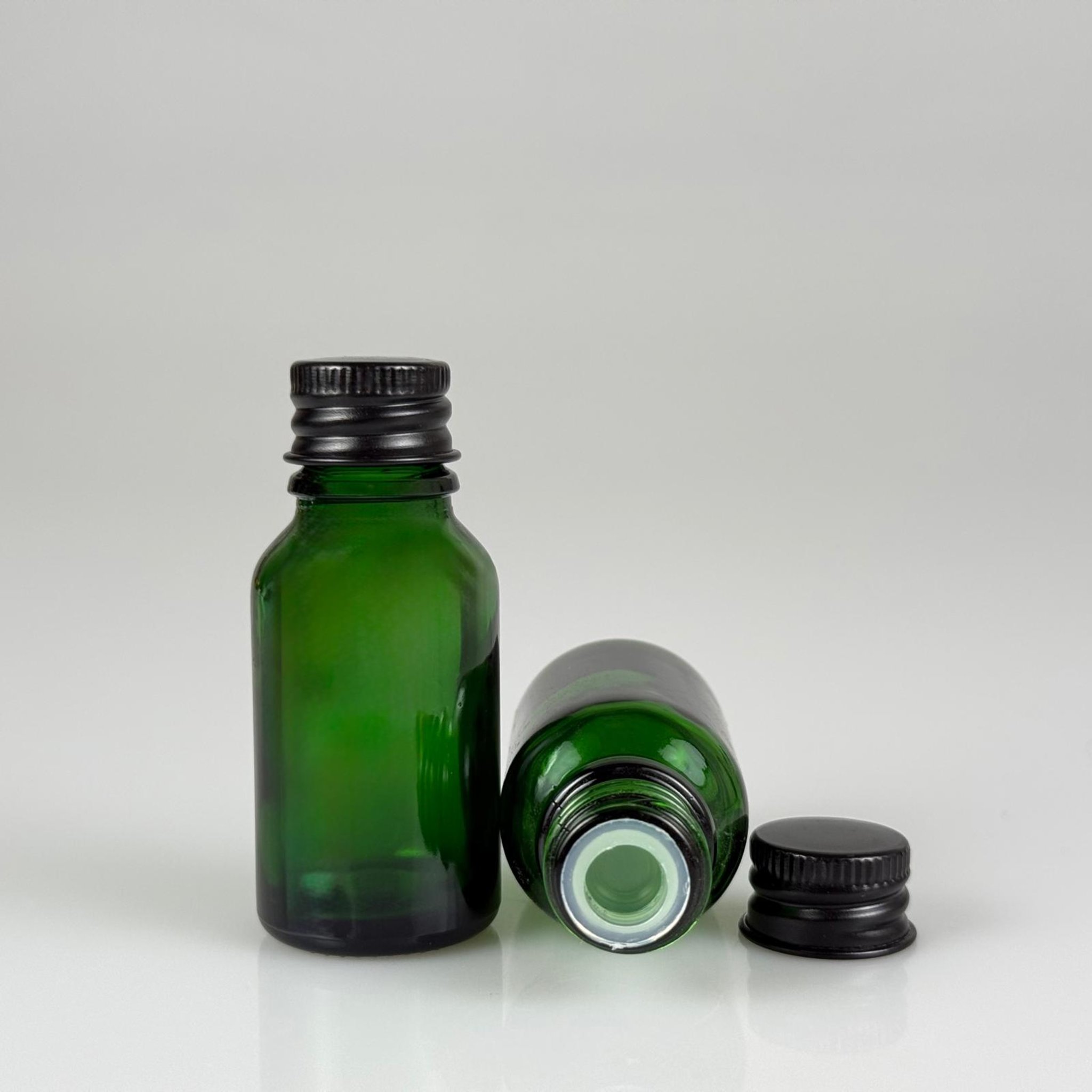 15 CC YEŞİL CAM ŞİŞE + KÖPÜK CONTALI SİYAH ALÜMİNYUM METAL KAPAKLI + KÖR TIPALI TAKIM - 15 ML YEŞİL CAM ŞİŞE