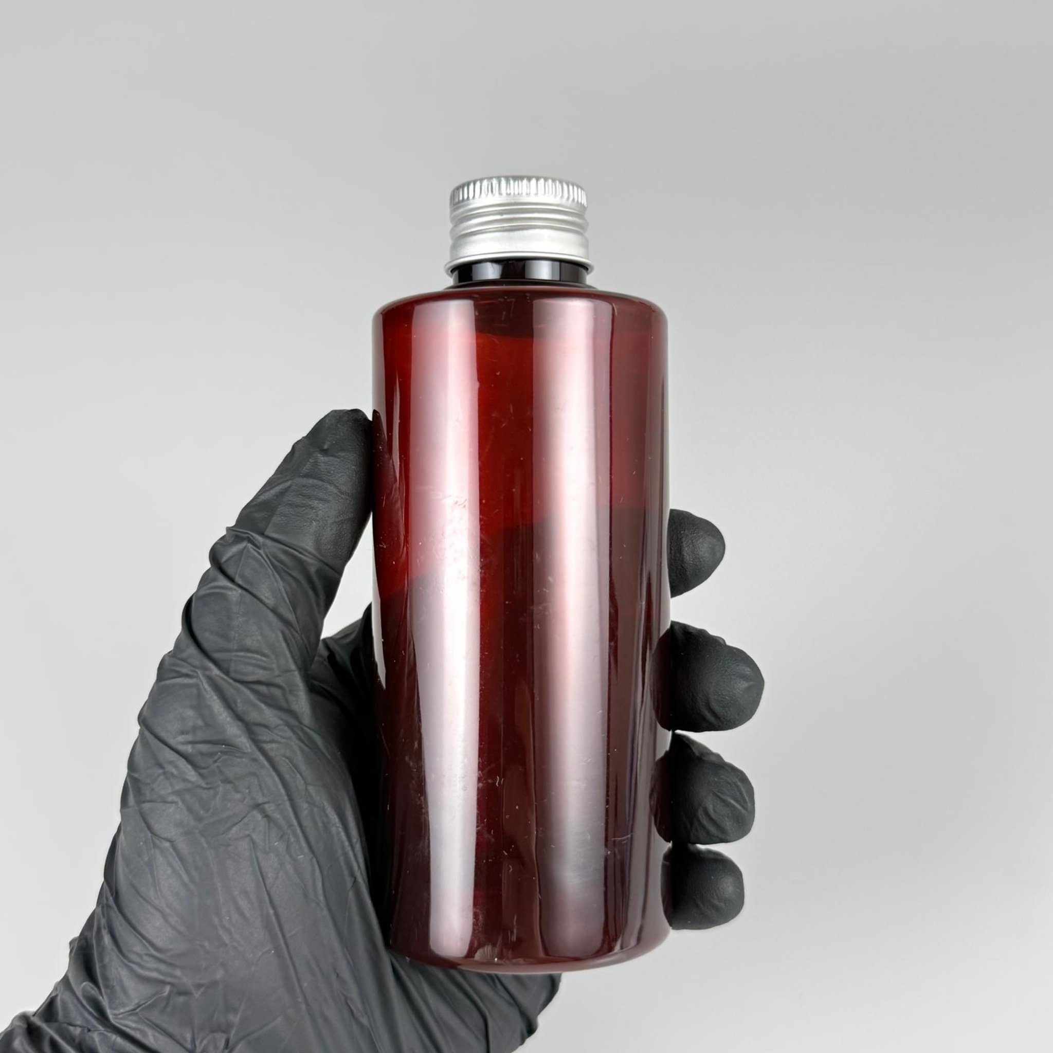 200 CC AMBER SİLİNDİR KESKİN KÜT MODEL SERT PET ŞİŞE (27 GR - 24 AĞIZ ) + KÖPÜK CONTALI GÜMÜŞ METAL ALÜMİNYUM KAPAKLI TAKIM - 200 ML KAPAKLI KAHVERENGİ PET ŞİŞELER