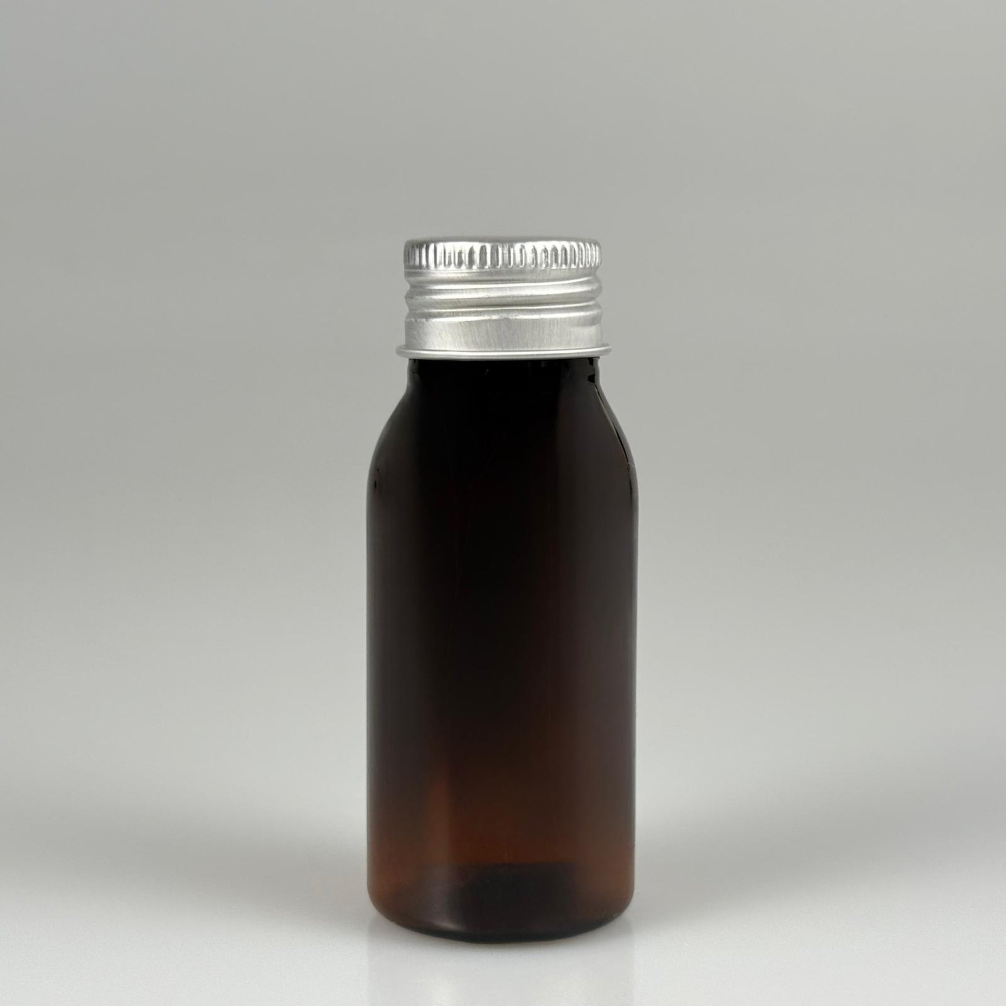 50 CC AMBER SERT MODEL PET ŞİŞE (24 AĞIZ) + KÖPÜK CONTALI GÜMÜŞ METAL ALÜMİNYUM KAPAK TAKIM - 50 ML KAPAKLI KAHVERENGİ PLASTİK ŞİŞELER